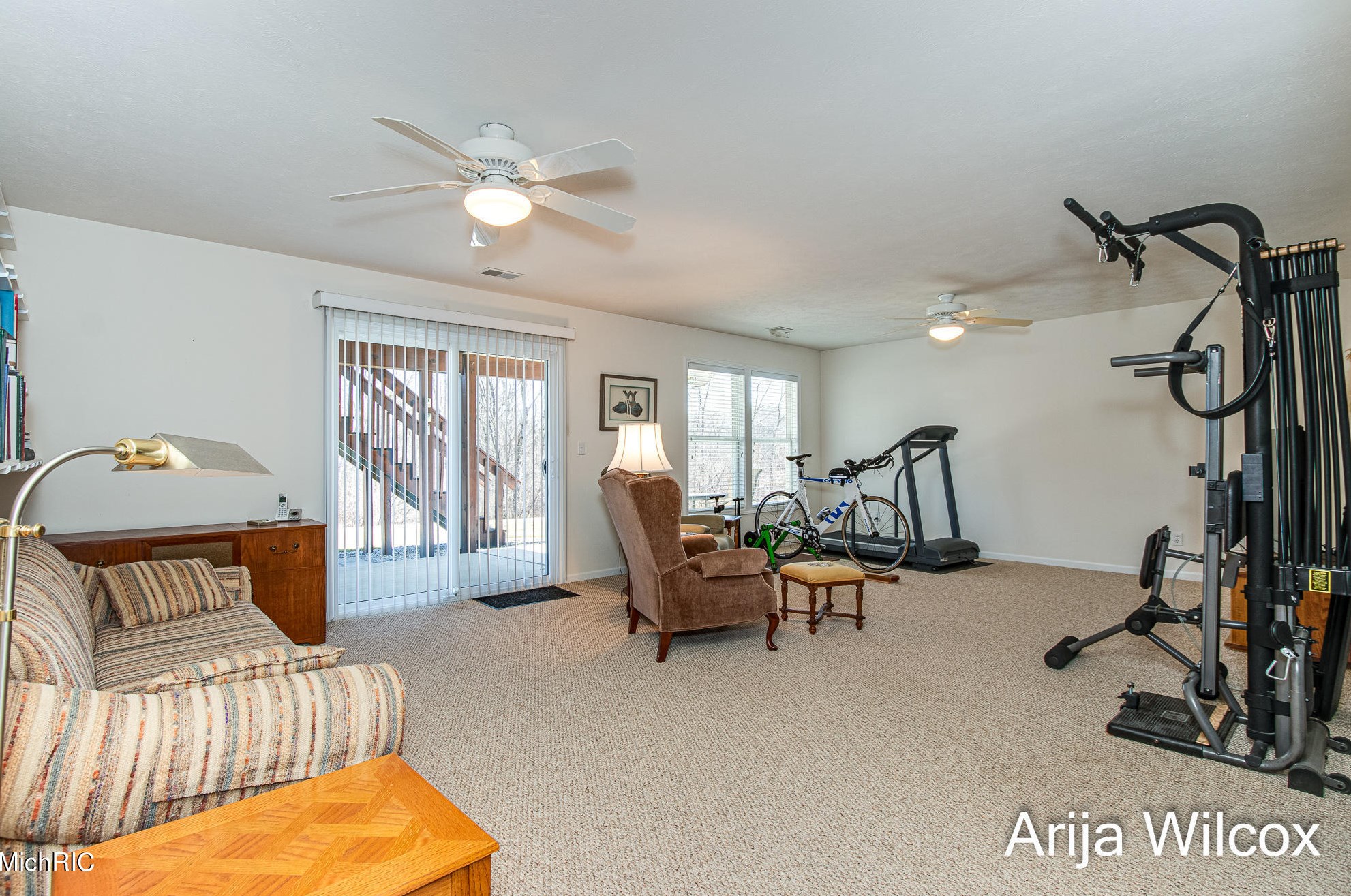 1289 Dogwood Mdw Dr, Ada MI 49301-9436 exterior