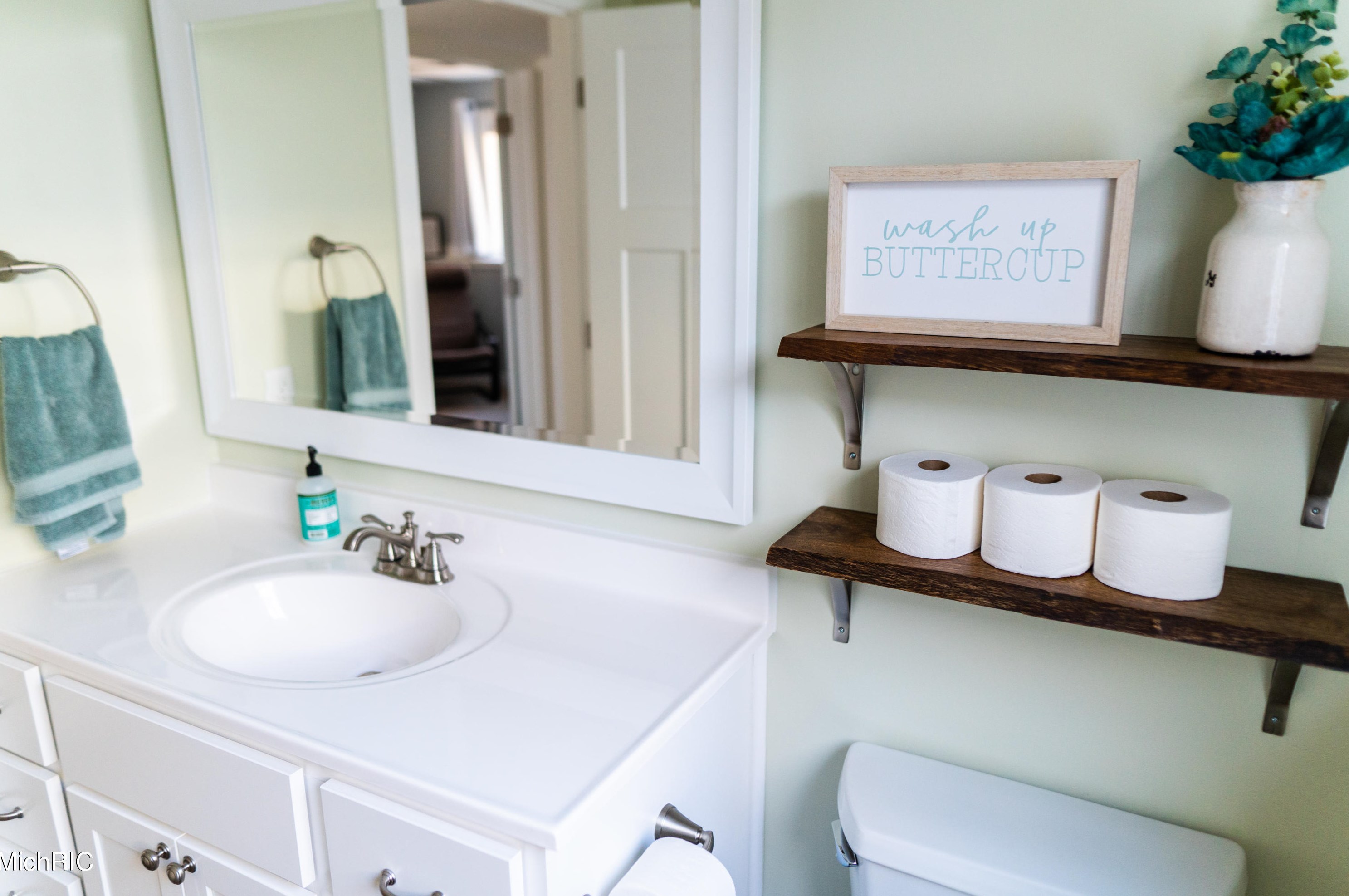 1231 Bradford St, Grand Rapids MI  49503-1313 exterior