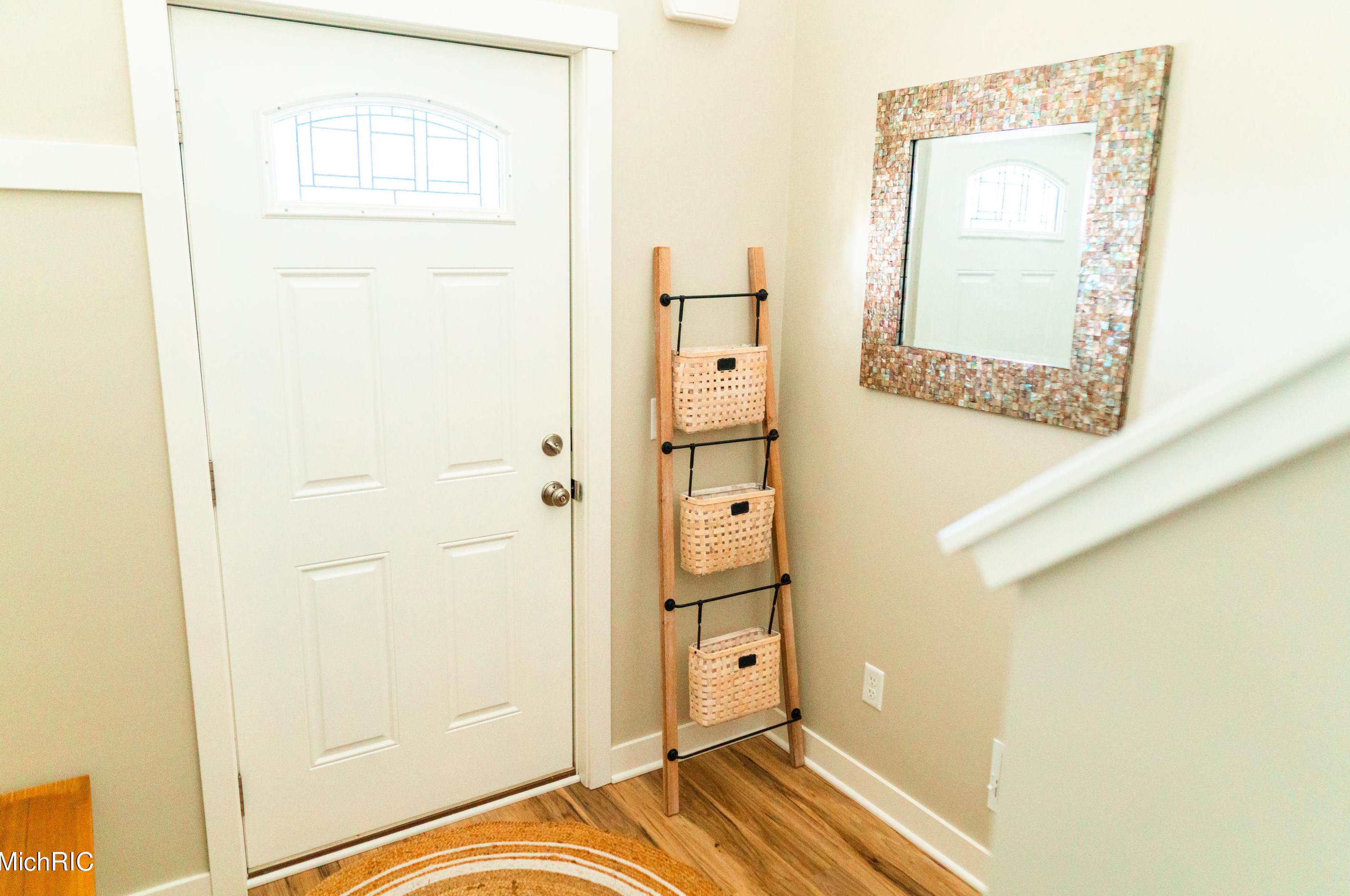 1231 Bradford St, Grand Rapids MI  49503-1313 exterior