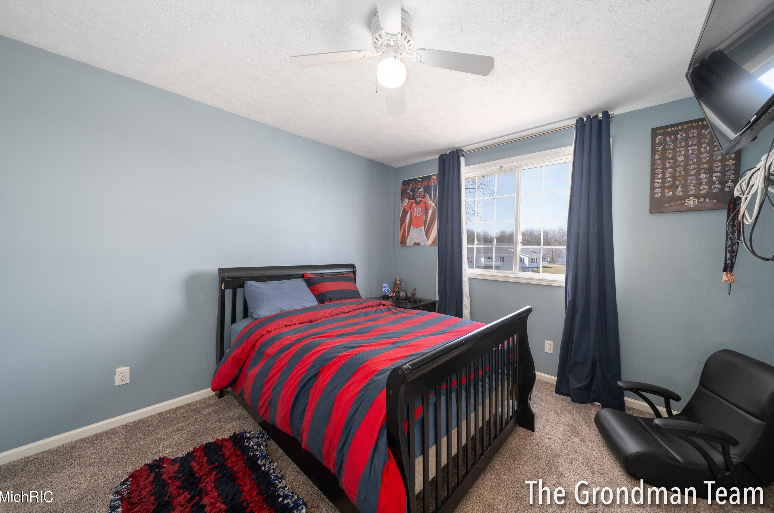 6654 Summer Shores Dr, Grand Rapids MI  49548-6993 exterior