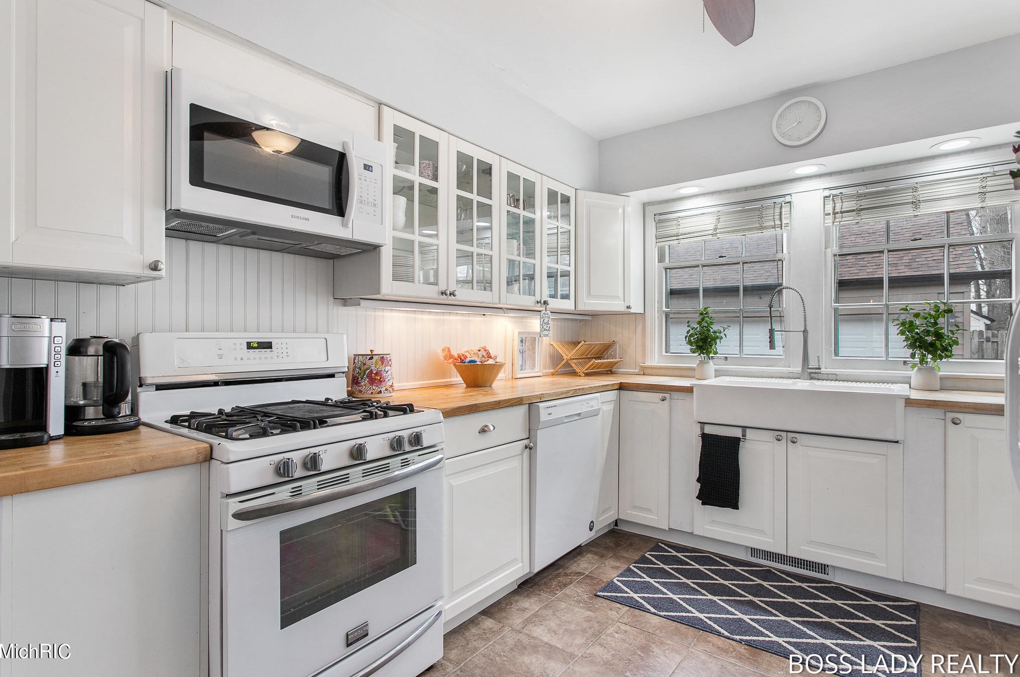 645 Hoyt St, Grand Rapids MI  49507-3213 exterior