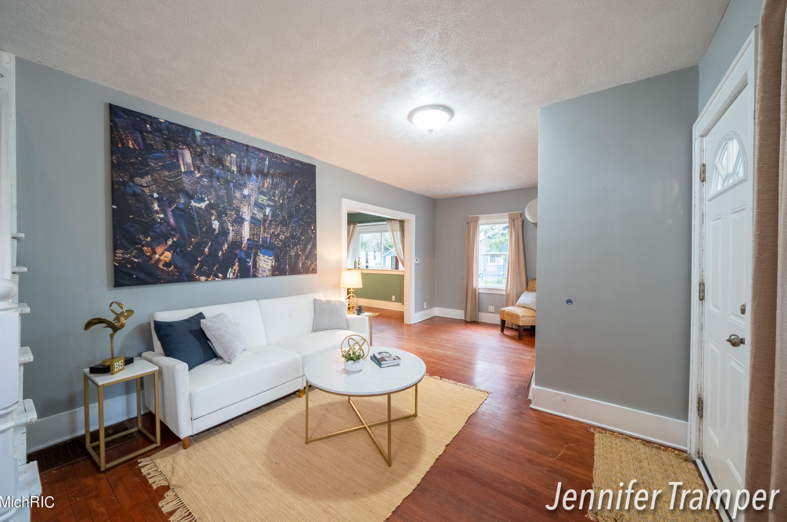 600 Leonard St, Grand Rapids MI  49503-1135 exterior