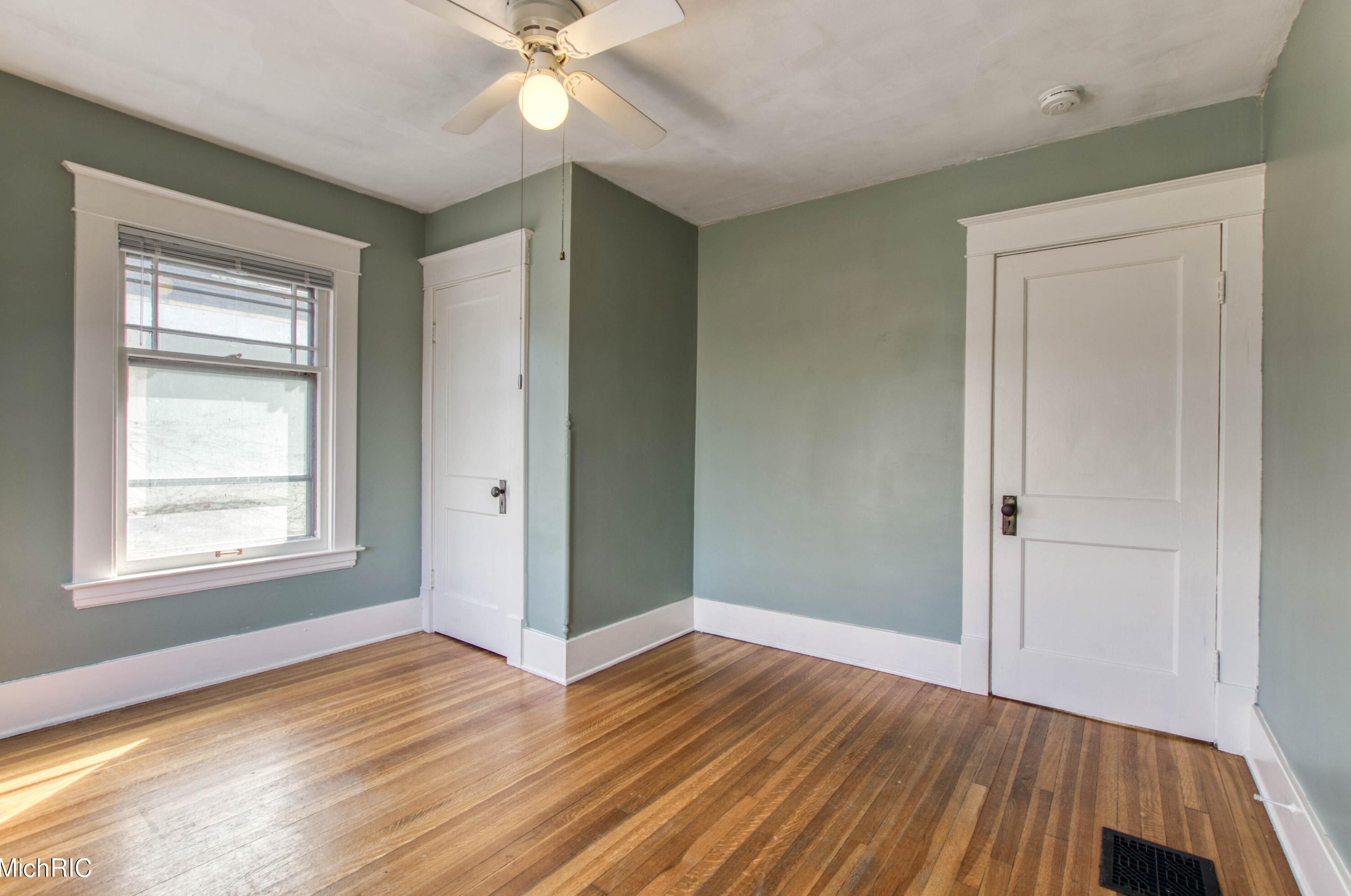 1408 Milton St, Grand Rapids MI  49506-1713 exterior