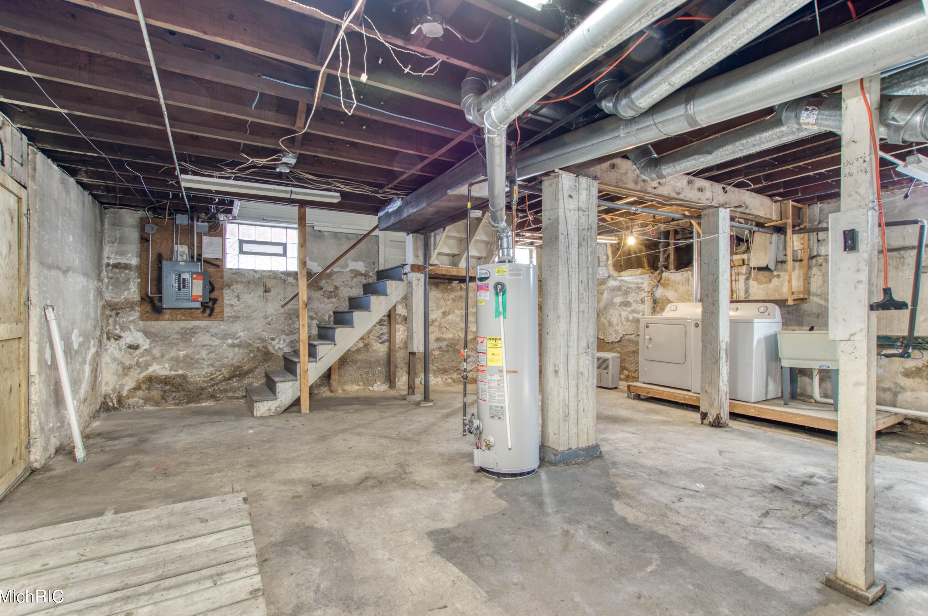 1408 Milton St, Grand Rapids MI  49506-1713 exterior