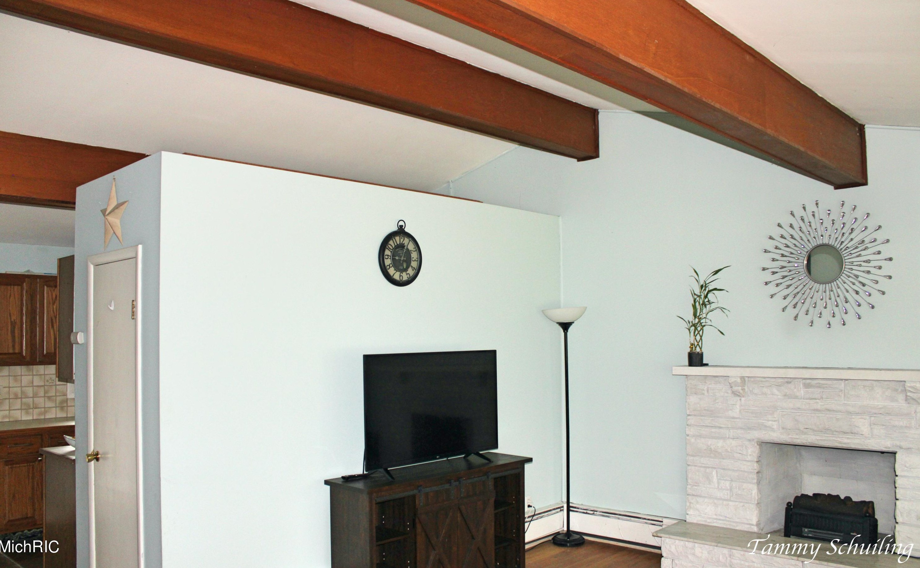 319 Doris St, Sparta MI 49345-1005 exterior