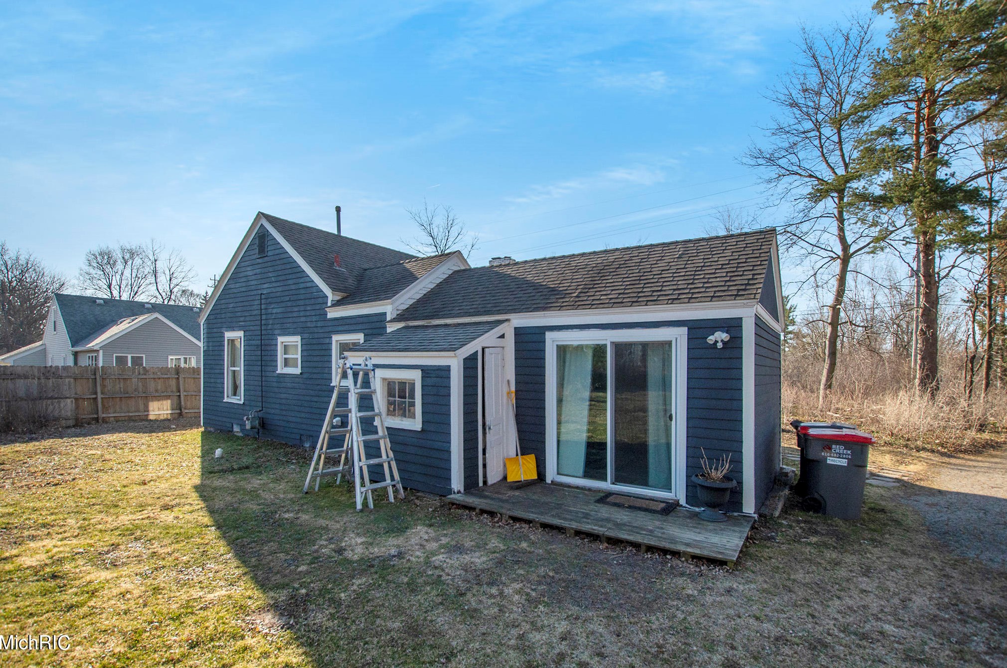 3257 Fulton St, Grand Rapids MI  49546-1302 exterior