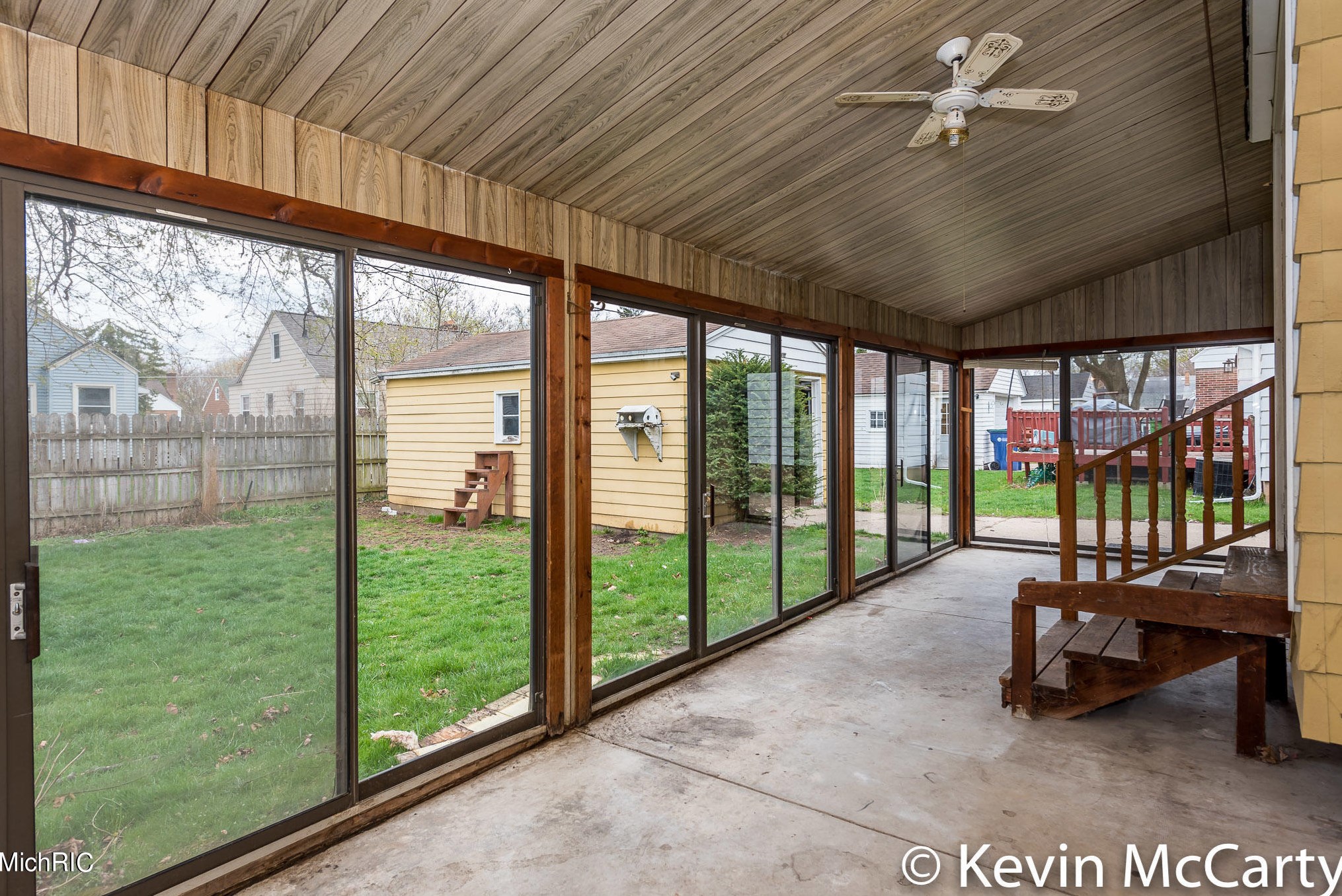 1718 Fremont Ave, Grand Rapids MI 49504-2839 exterior