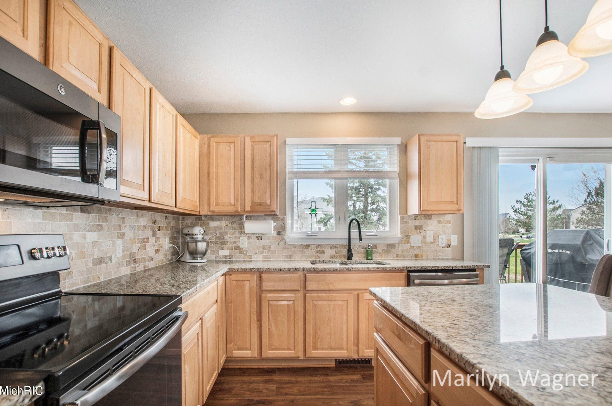 7317 Misty View Ct, Caledonia MI 49316-7611 exterior