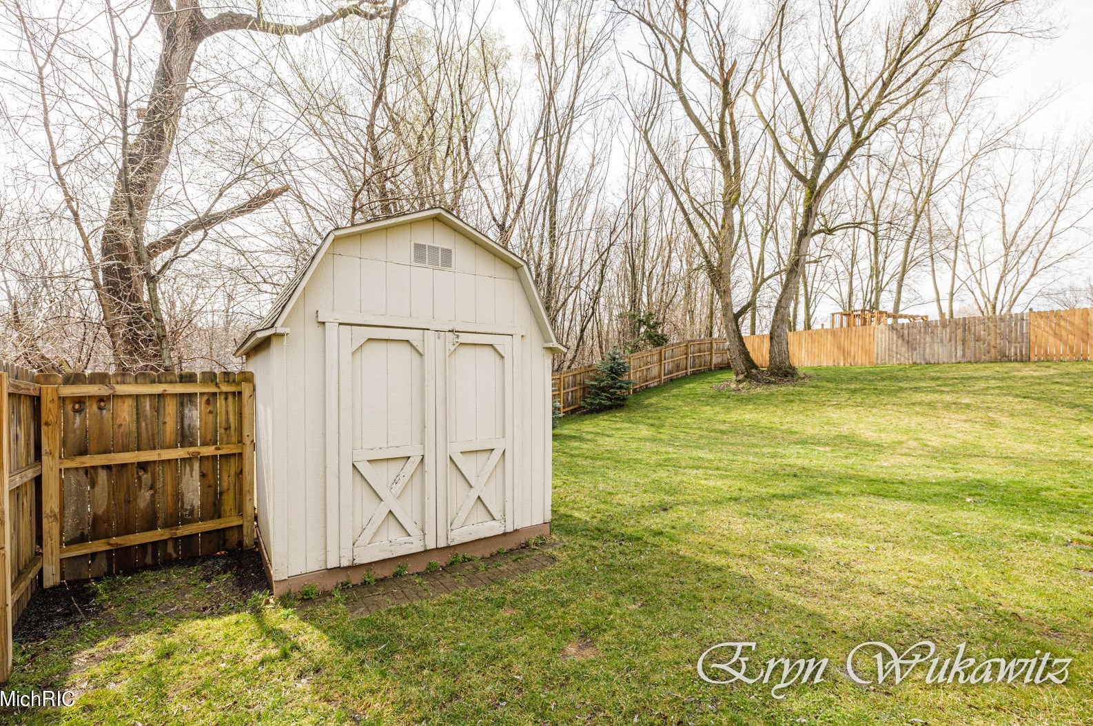 912 Park St, Grand Rapids MI  49525-6269 exterior