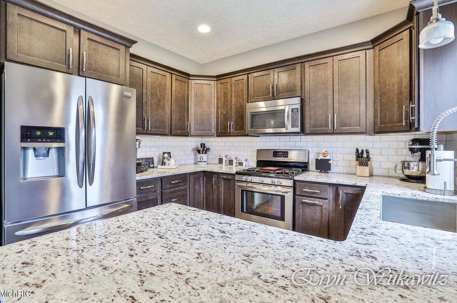 912 Park St, Grand Rapids MI  49525-6269 exterior