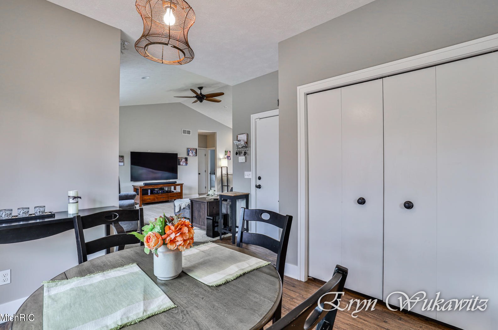 912 Park St, Grand Rapids MI  49525-6269 exterior