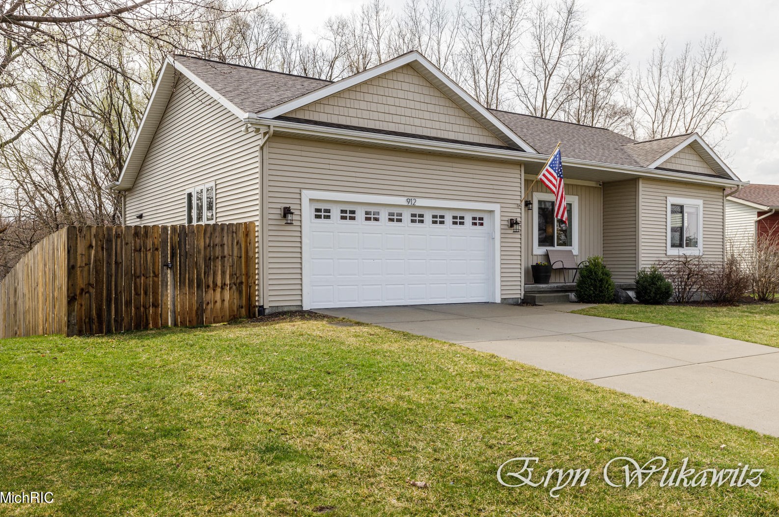 912 Park St, Grand Rapids MI  49525-6269 exterior