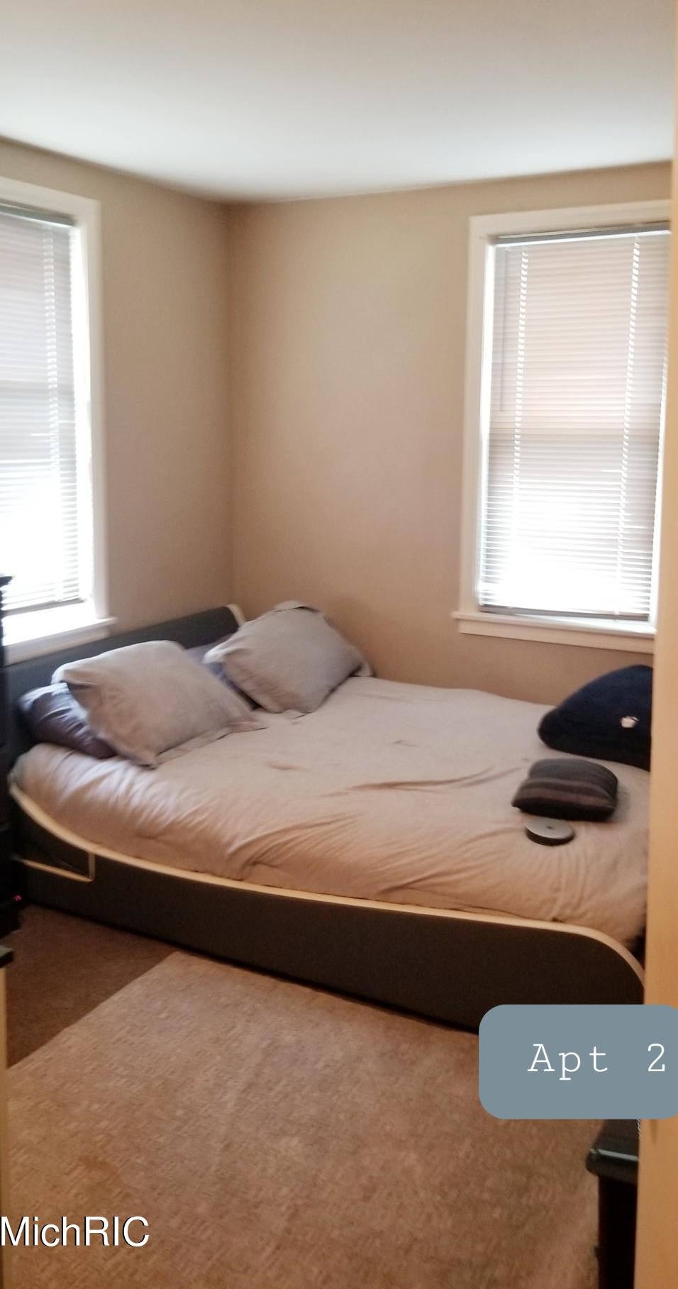 1636 Manz St, Meskegon MI 49442-5704 exterior