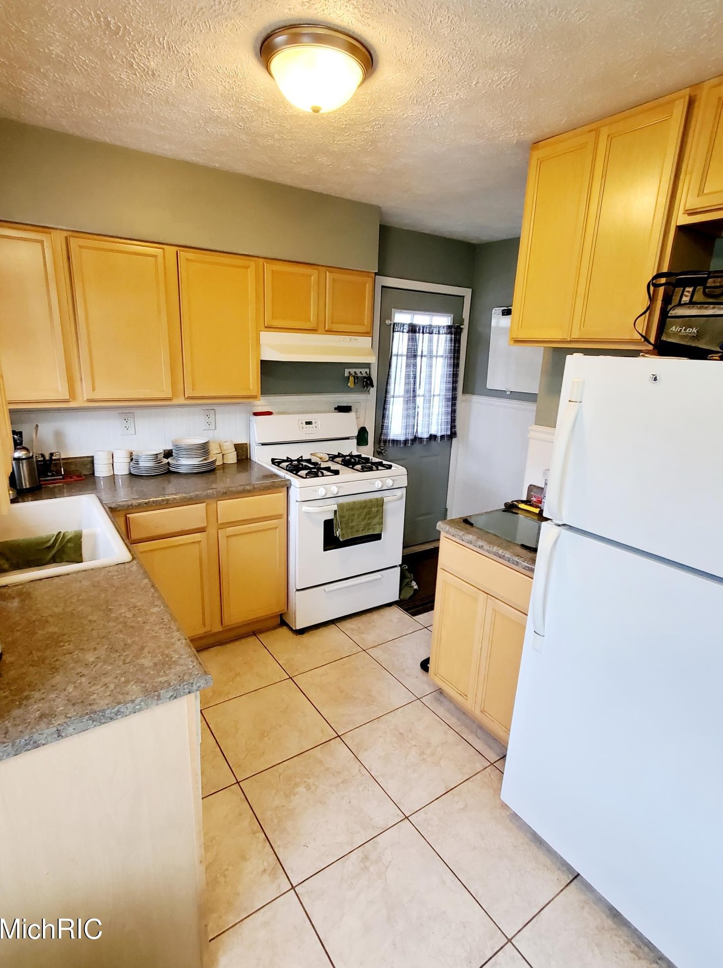 1326 Howard St, Niles MI  49120-1960 exterior