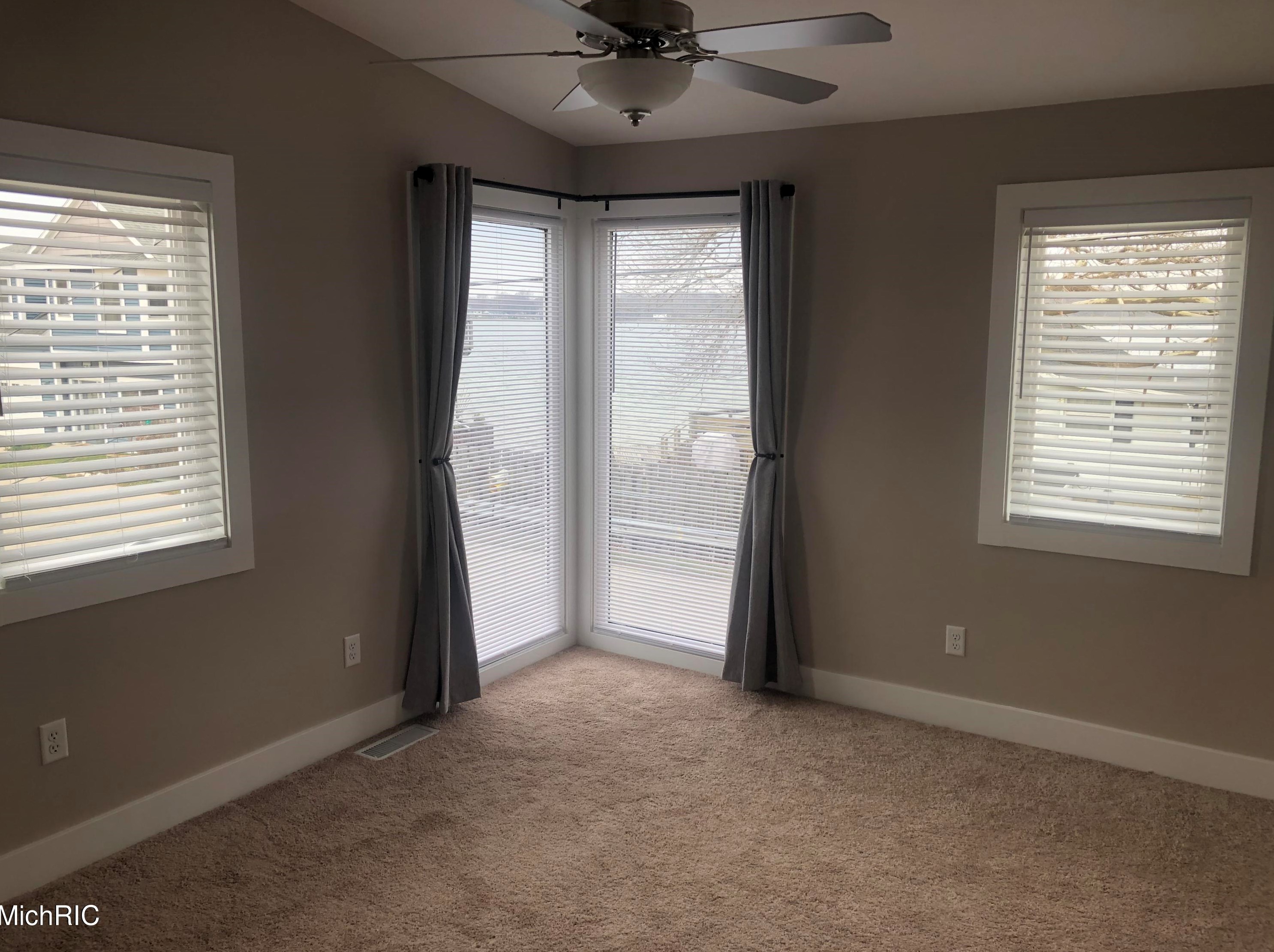 494 Shore Dr, Caledonia MI  49316-9227 exterior