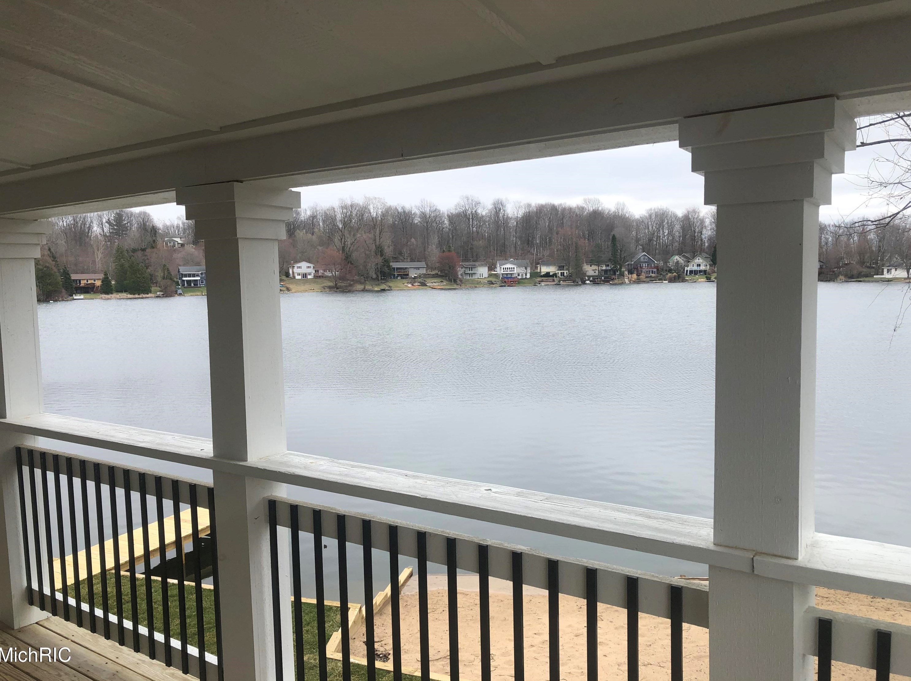 494 Shore Dr, Caledonia MI  49316-9227 exterior