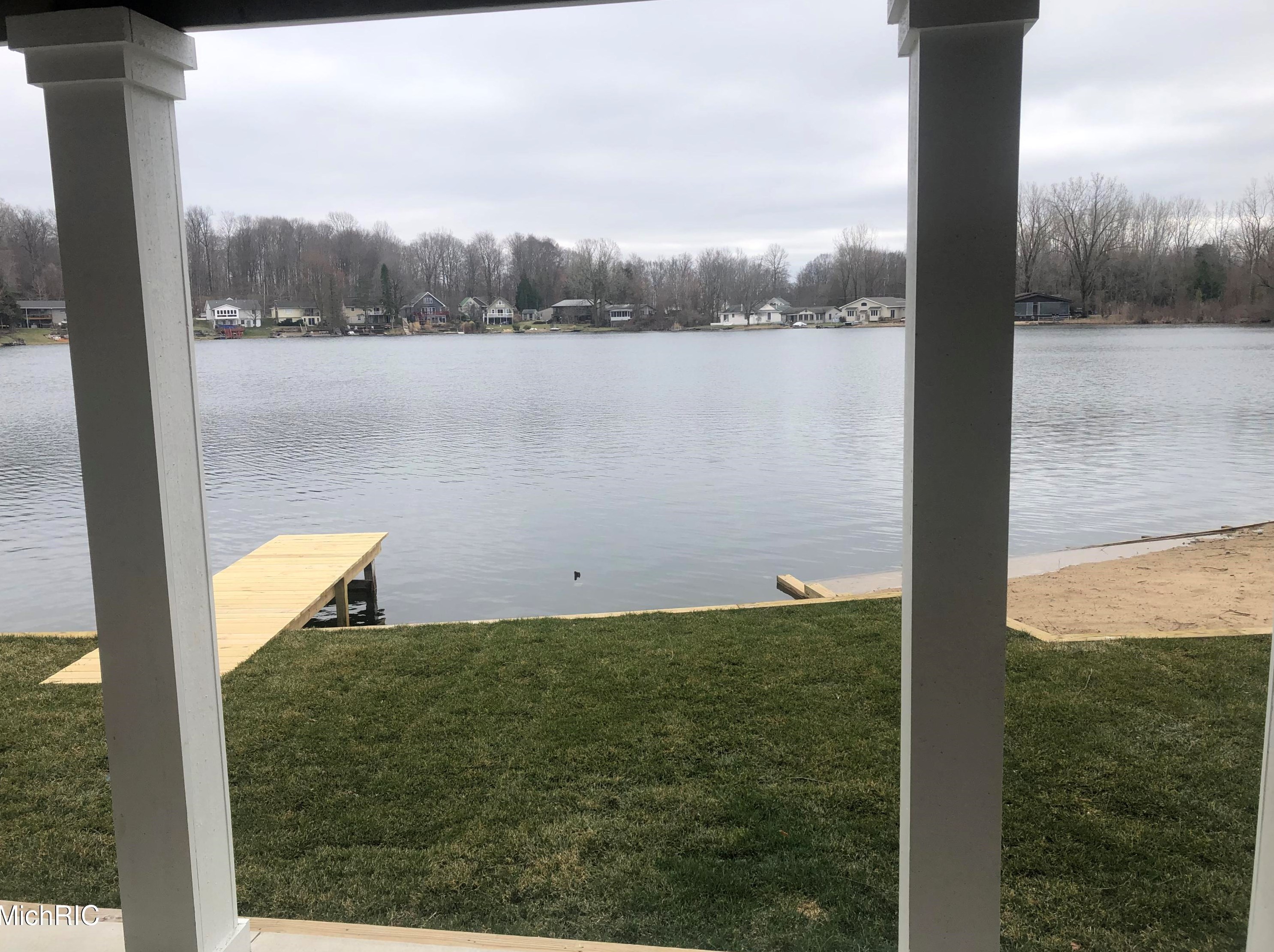 494 Shore Dr, Caledonia MI  49316-9227 exterior