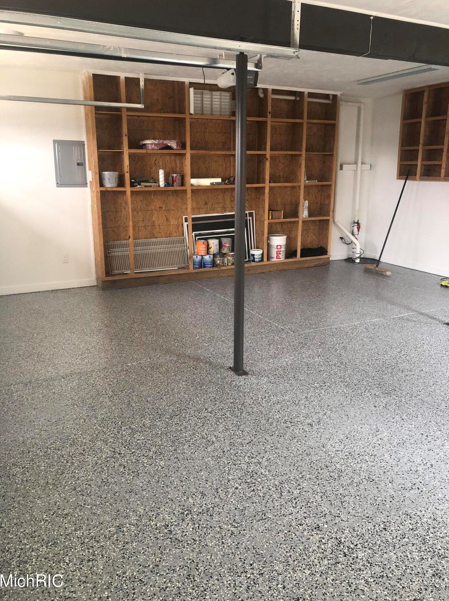 494 Shore Dr, Caledonia MI  49316-9227 exterior