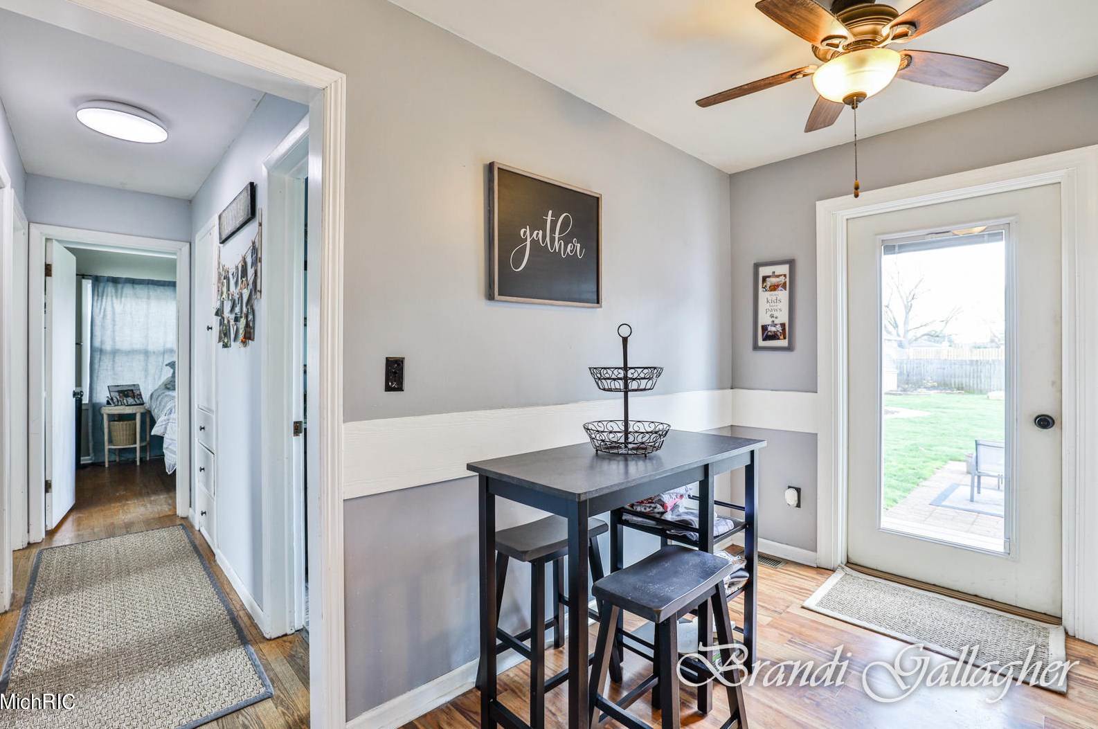 1046 Vos St, Jenison MI  49428-8105 exterior