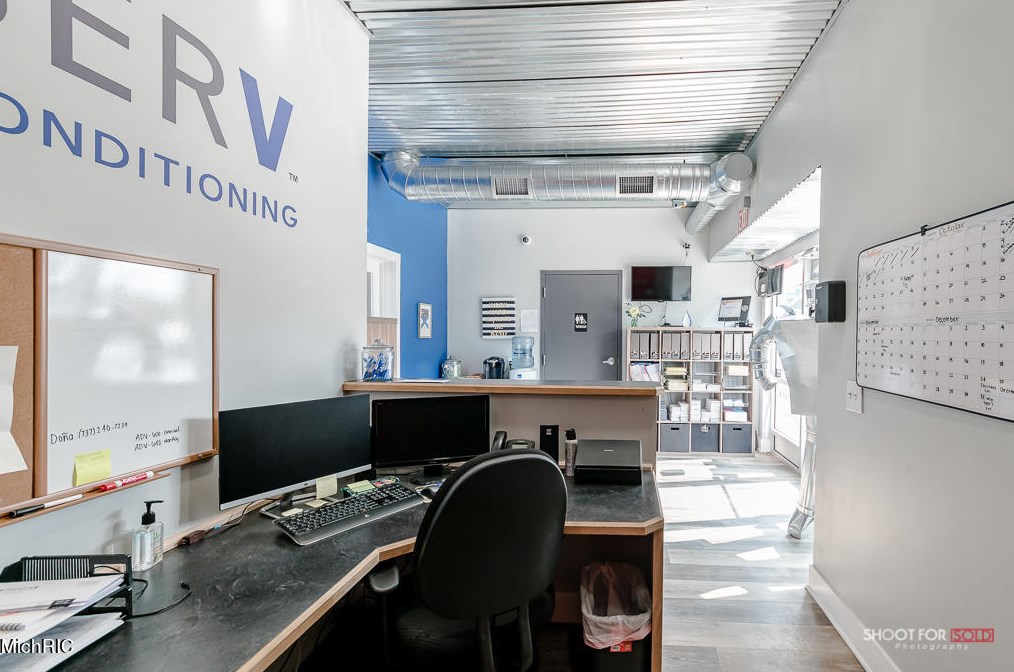 14721 Cleveland St, Spring Lake MI  49456-9530 exterior