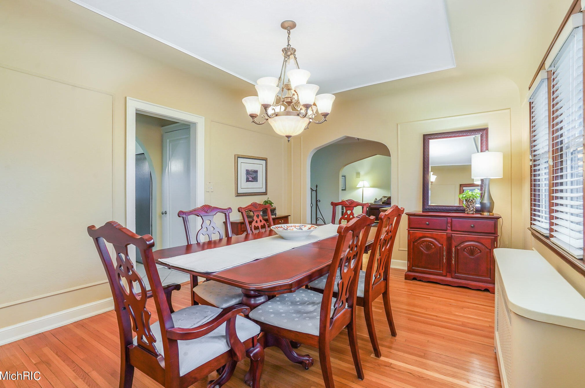 2347 Englewood Dr, Grand Rapids MI  49506-4539 exterior