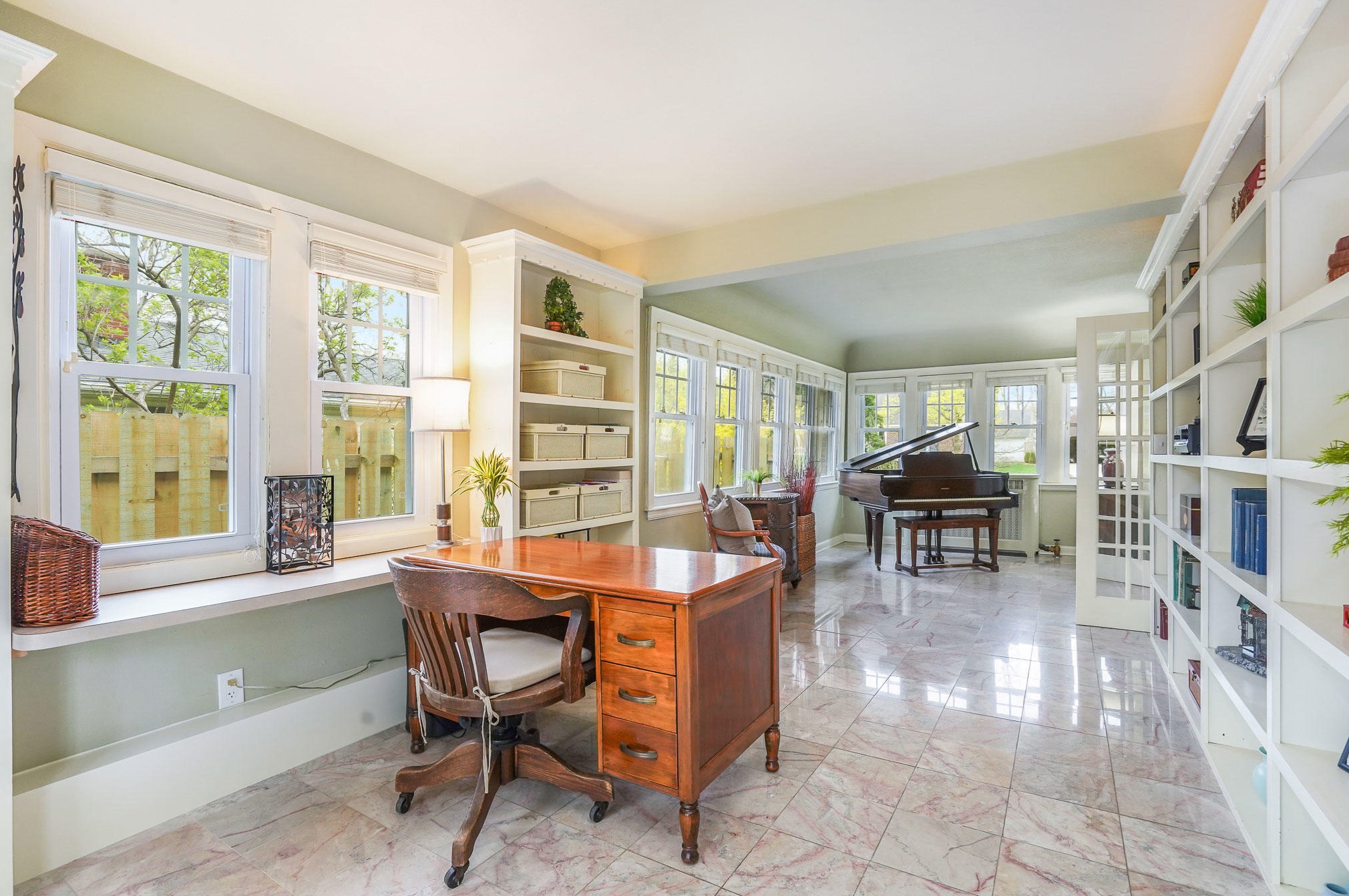 2347 Englewood Dr, Grand Rapids MI  49506-4539 exterior