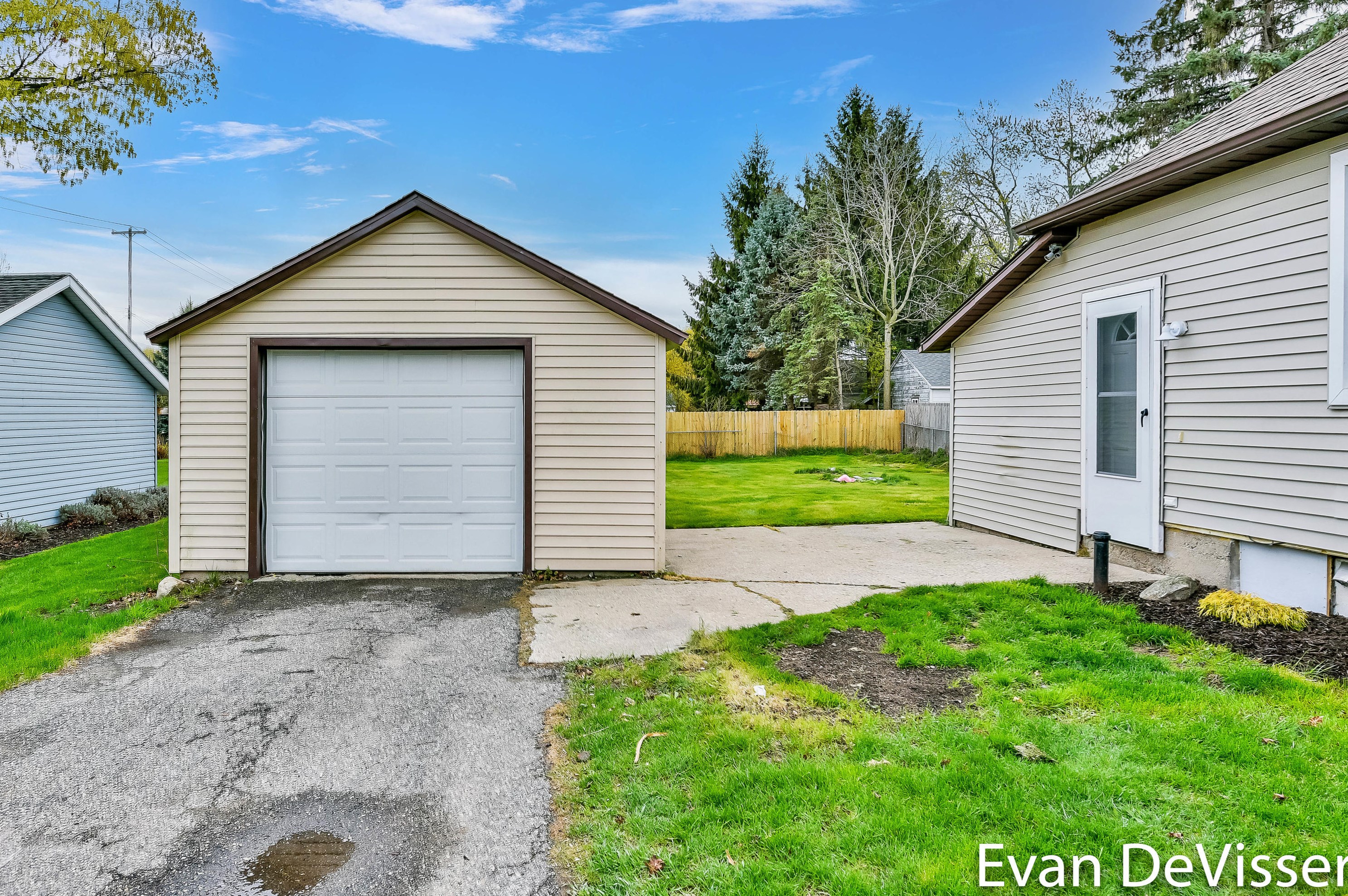 2482 85th St, Byron Township MI  49315-9260 exterior