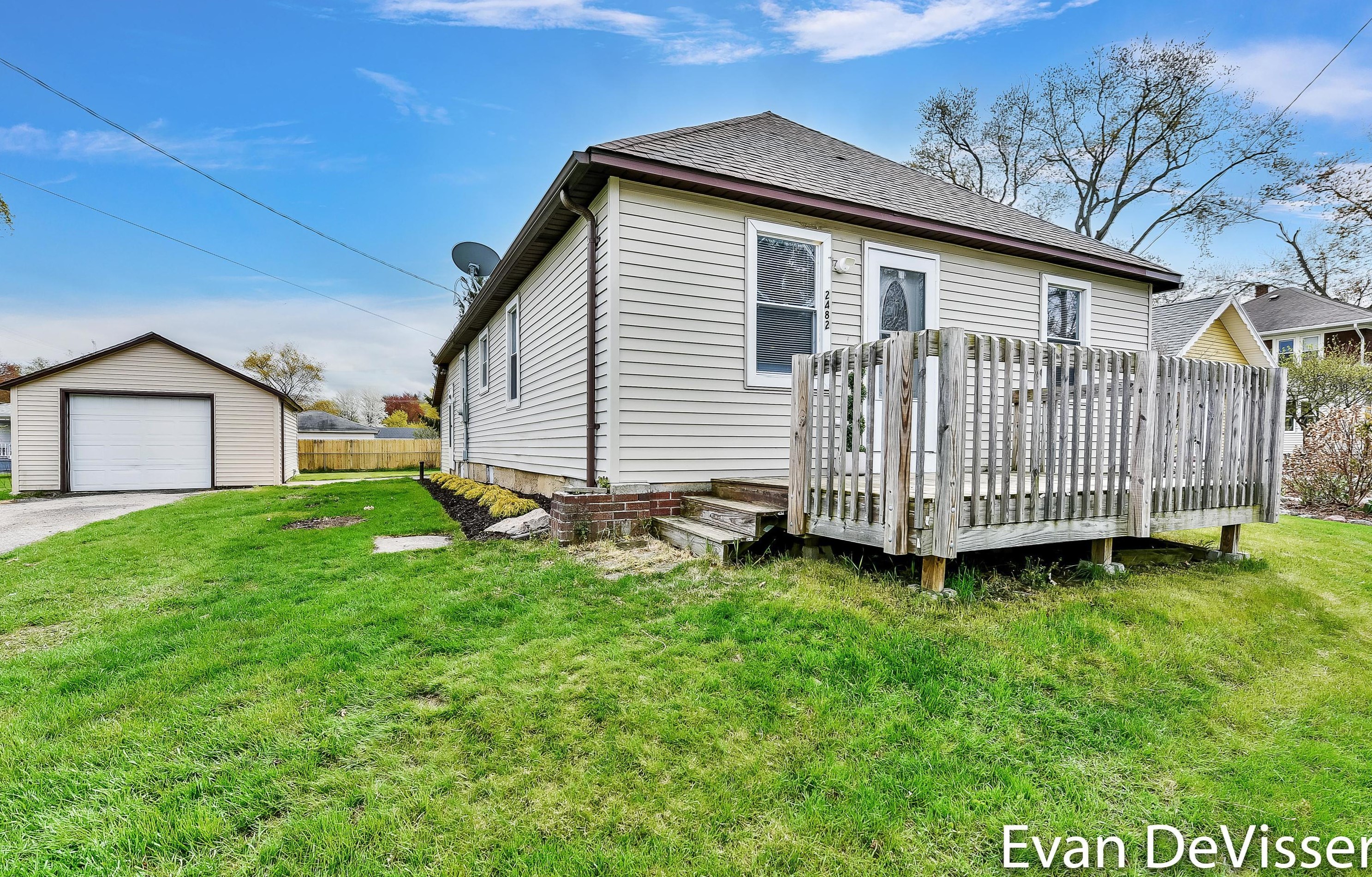 2482 85th St, Byron Township MI  49315-9260 exterior