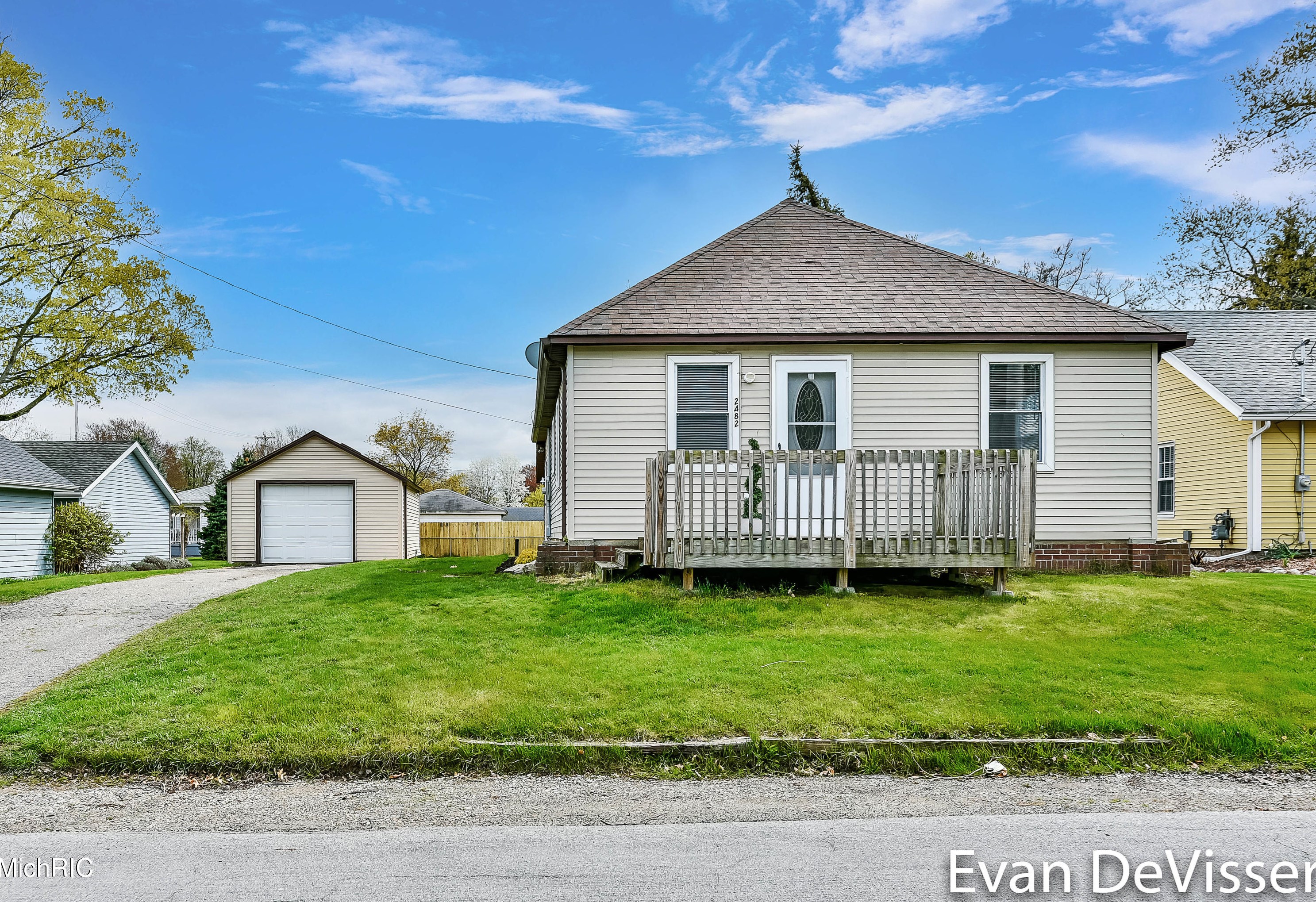 2482 85th St, Byron Township MI  49315-9260 exterior