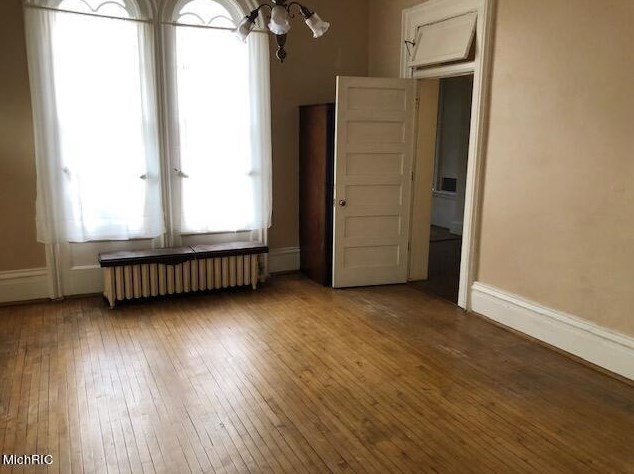 73 Monroe St, Coldwater MI 49036-1928 exterior