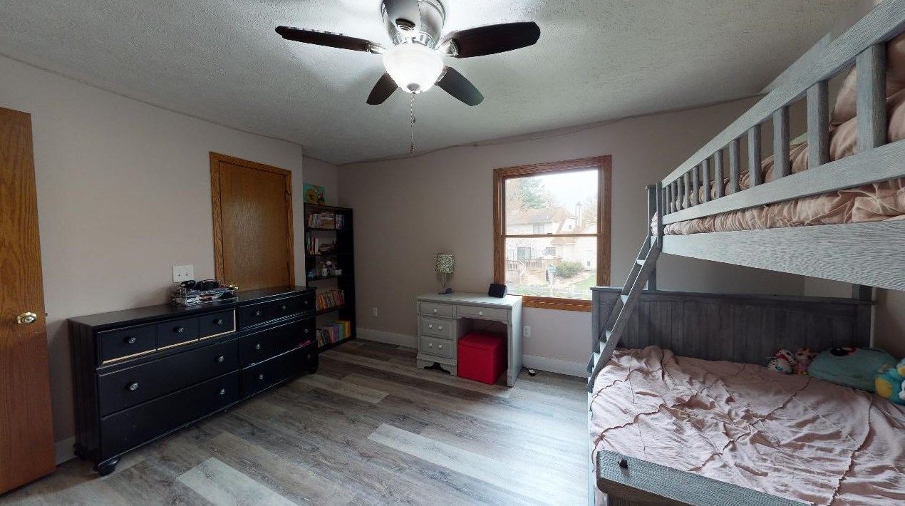 8740 Cottonwood Dr, Jenison MI  49428-9424 exterior