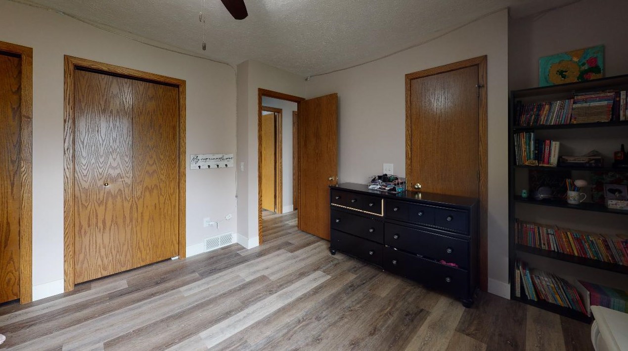 8740 Cottonwood Dr, Jenison MI  49428-9424 exterior