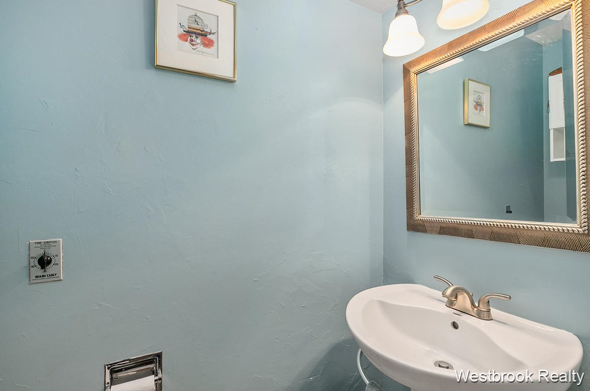 5640 Hall St, Grand Rapids MI  49546-3844 exterior