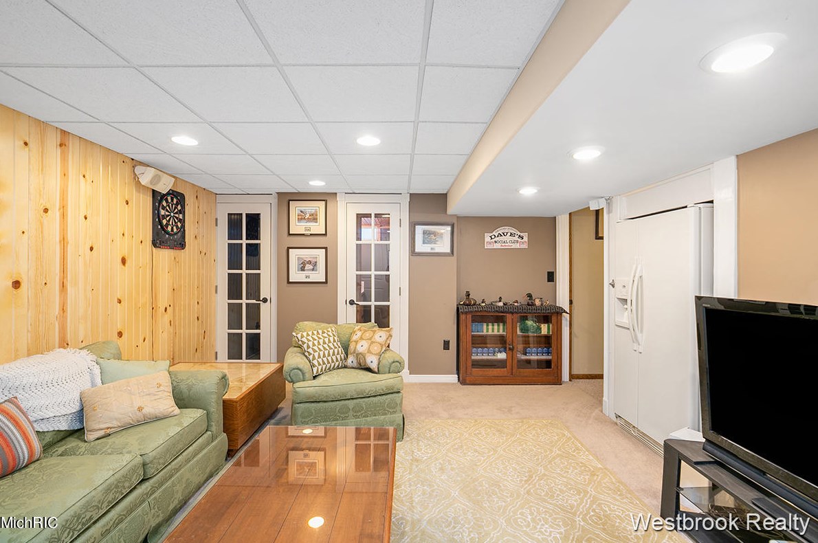 5640 Hall St, Grand Rapids MI  49546-3844 exterior