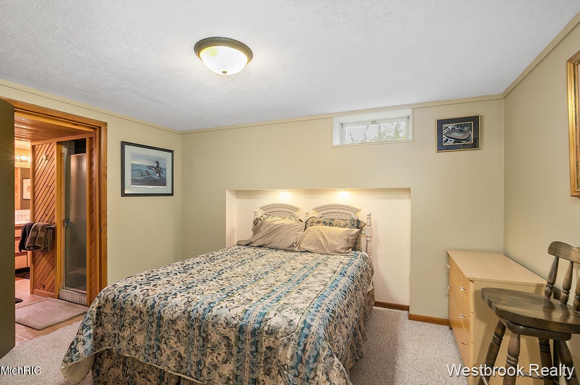 5640 Hall St, Grand Rapids MI  49546-3844 exterior