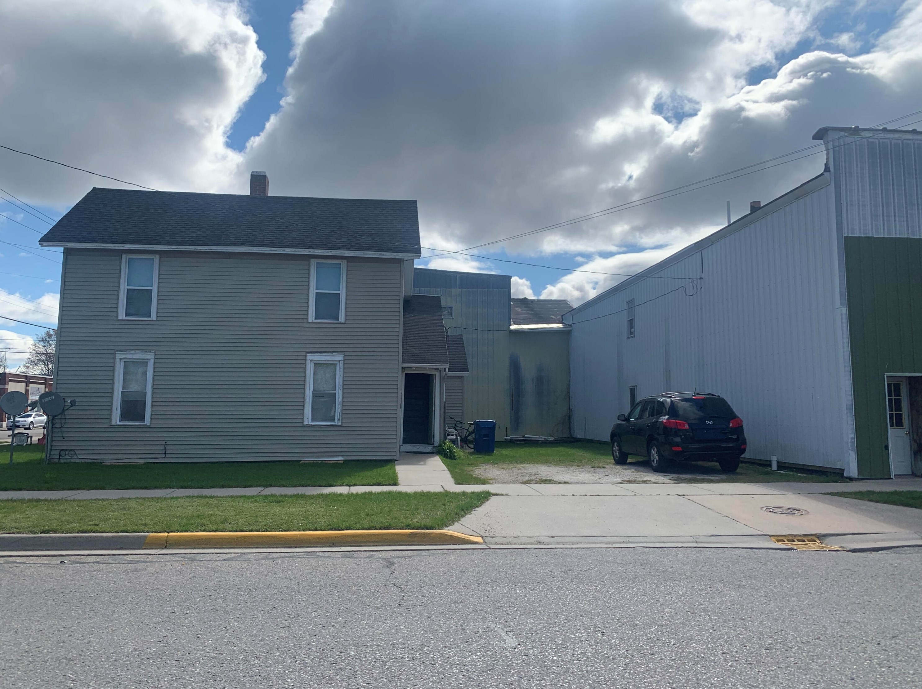 104 Courtland St, Hart MI 49420-1210 exterior