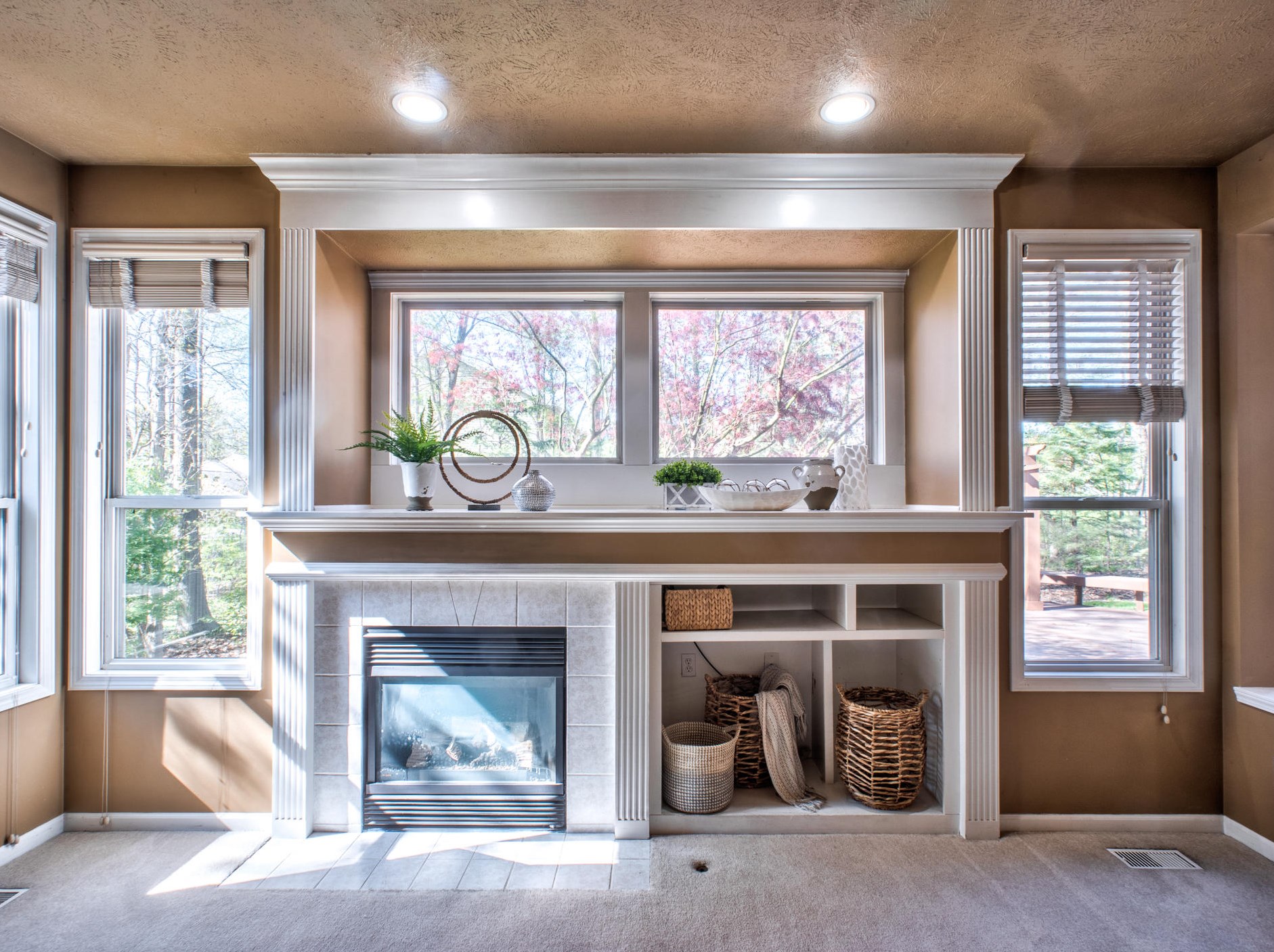 3443 Meadow Grove Dr, Grand Rapids MI  49512-9431 exterior