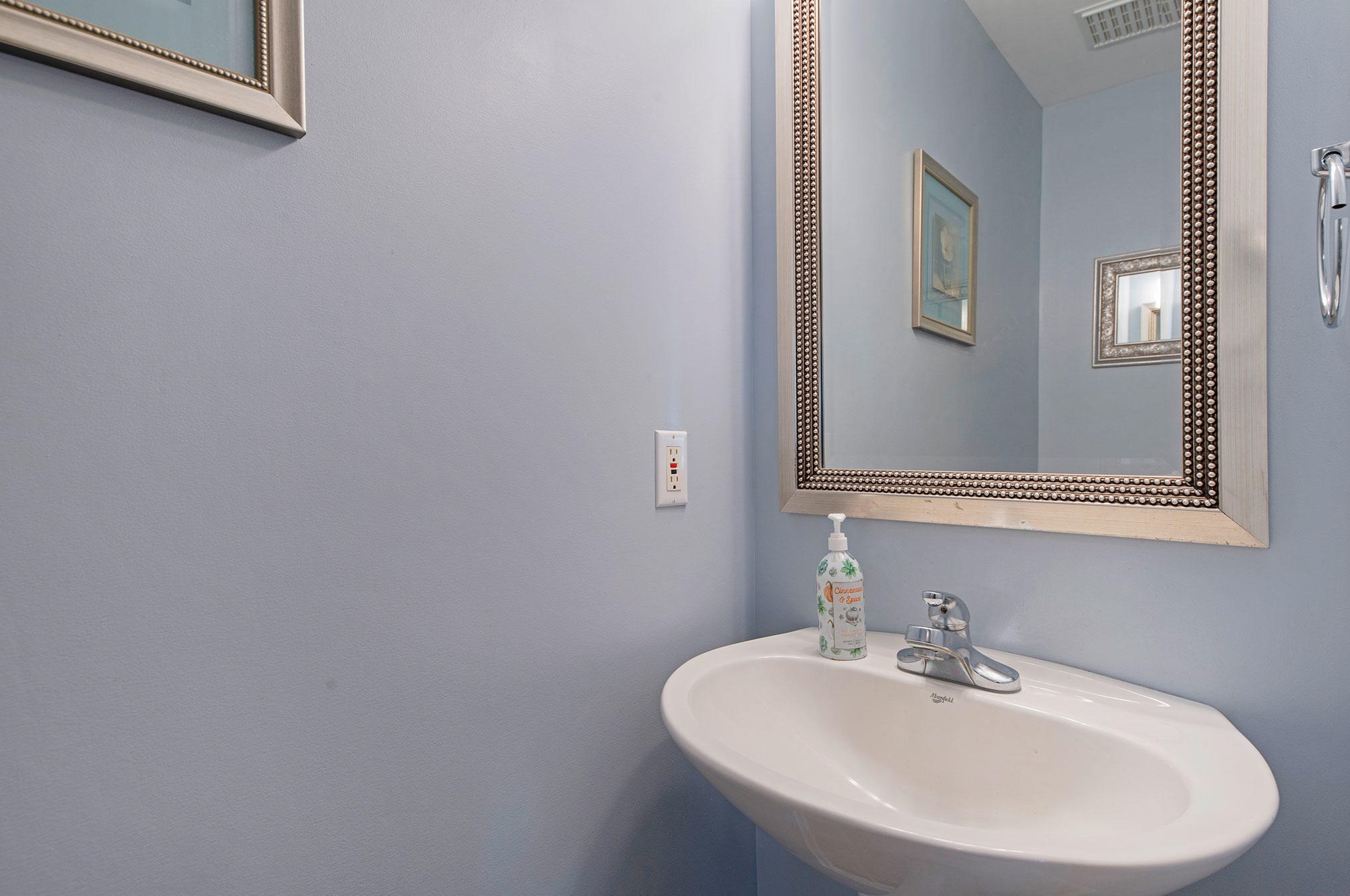 9326 Clear Meadow Dr, Ada MI 49301-8119 exterior