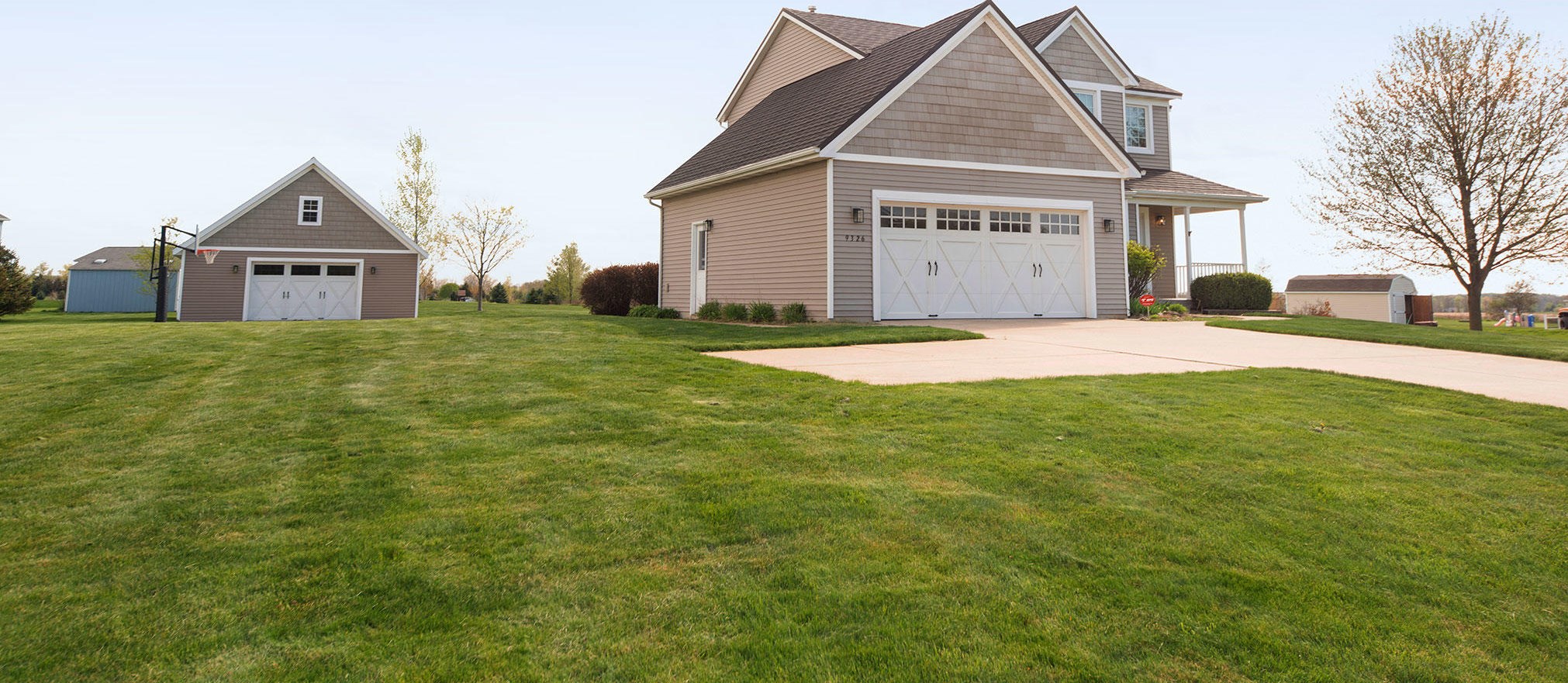 9326 Clear Meadow Dr, Ada MI 49301-8119 exterior