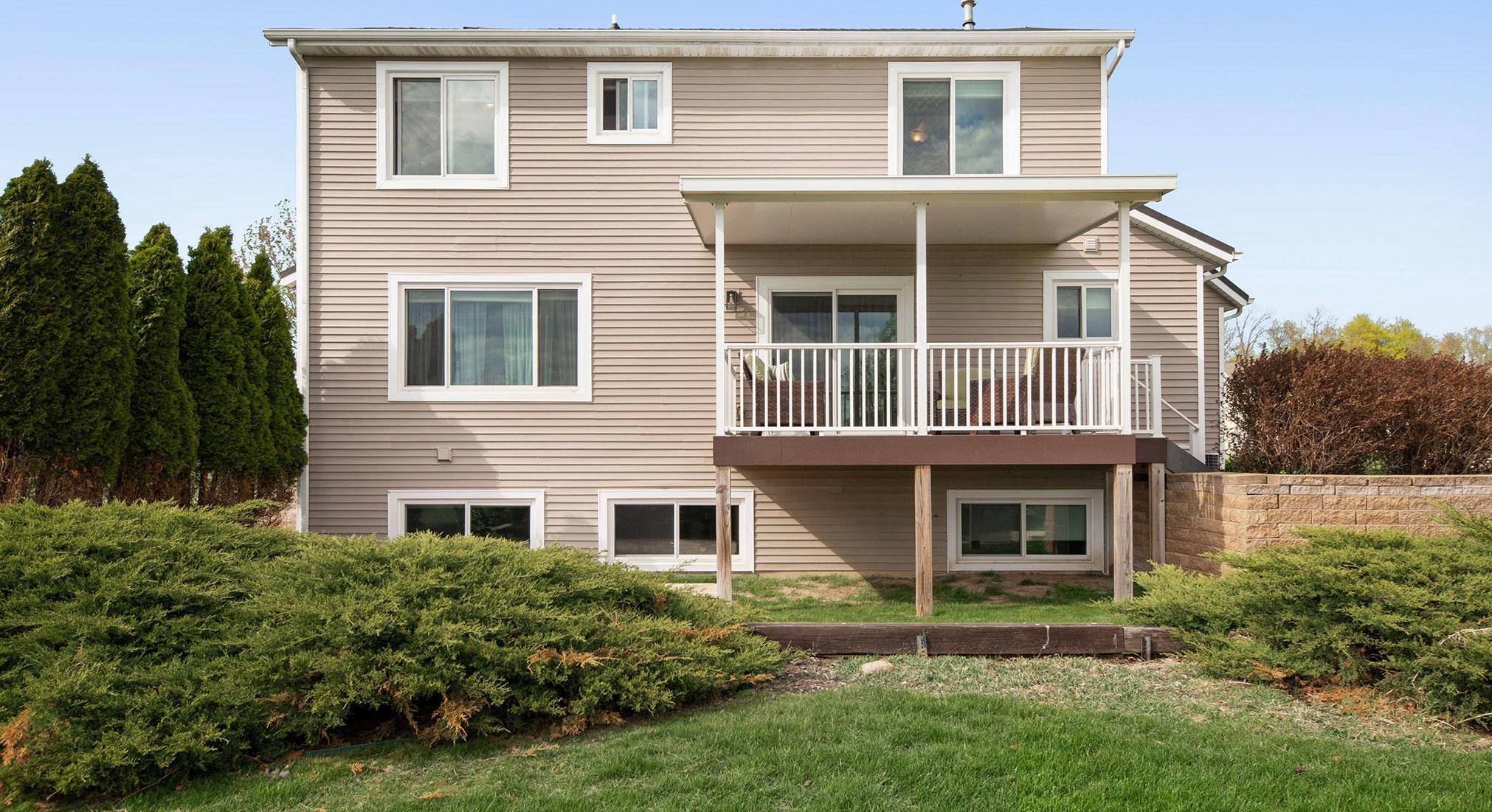 9326 Clear Meadow Dr, Ada MI 49301-8119 exterior