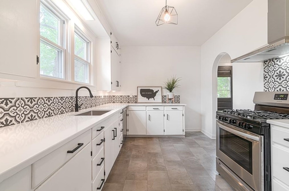 106 Orchard St, Dowagiac MI  49047-1211 exterior