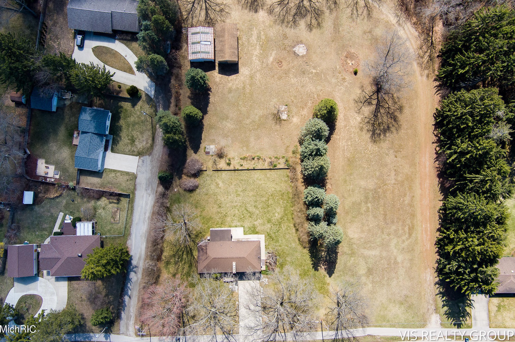 15746 Pruin St, Spring Lake MI  49456-2233 exterior