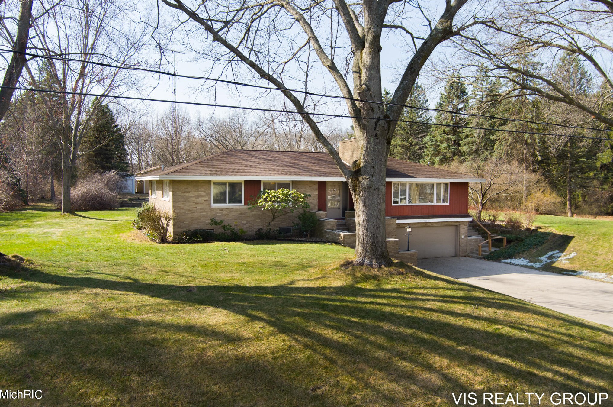 15746 Pruin St, Spring Lake MI  49456-2233 exterior