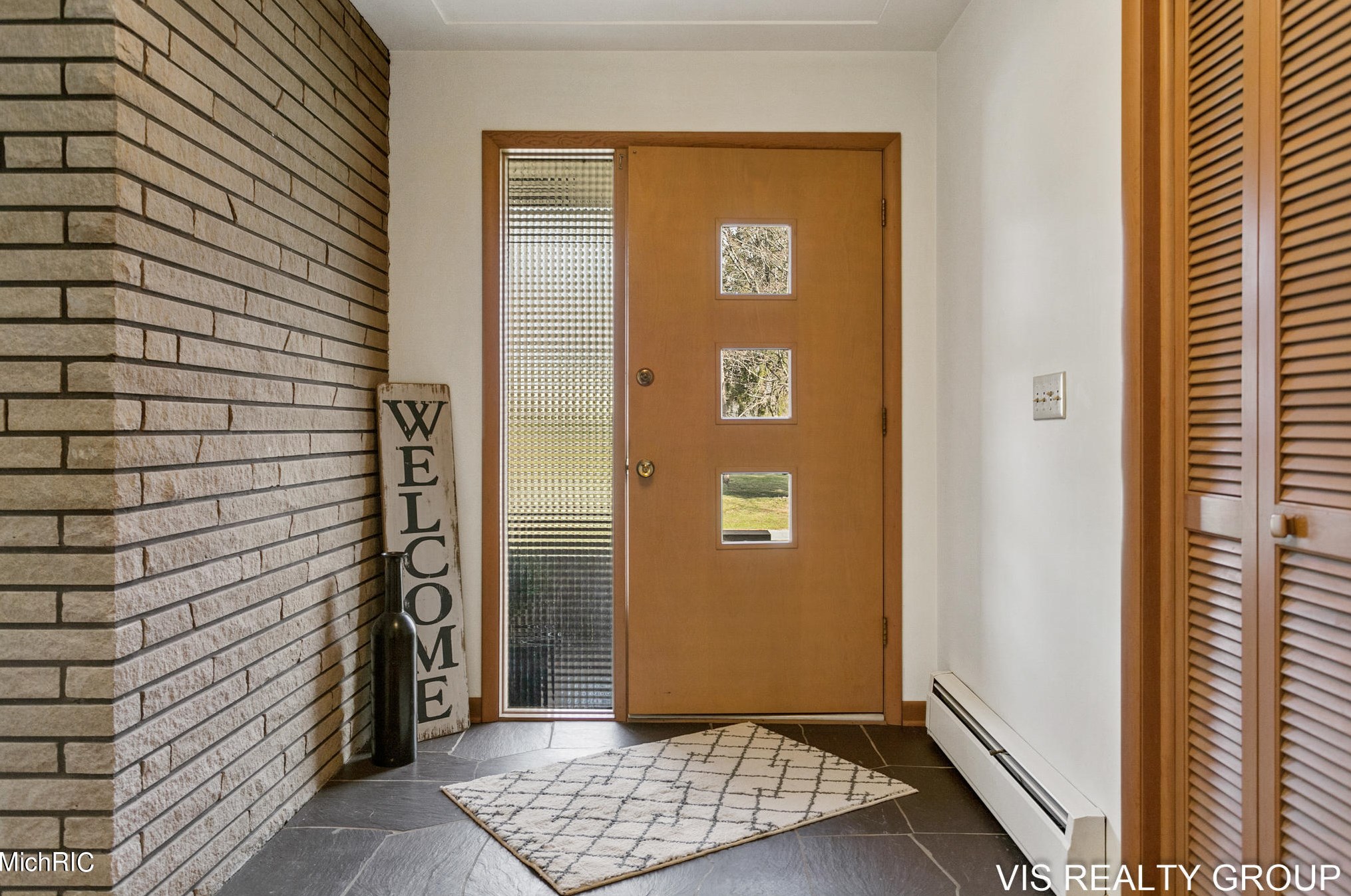 15746 Pruin St, Spring Lake MI  49456-2233 exterior