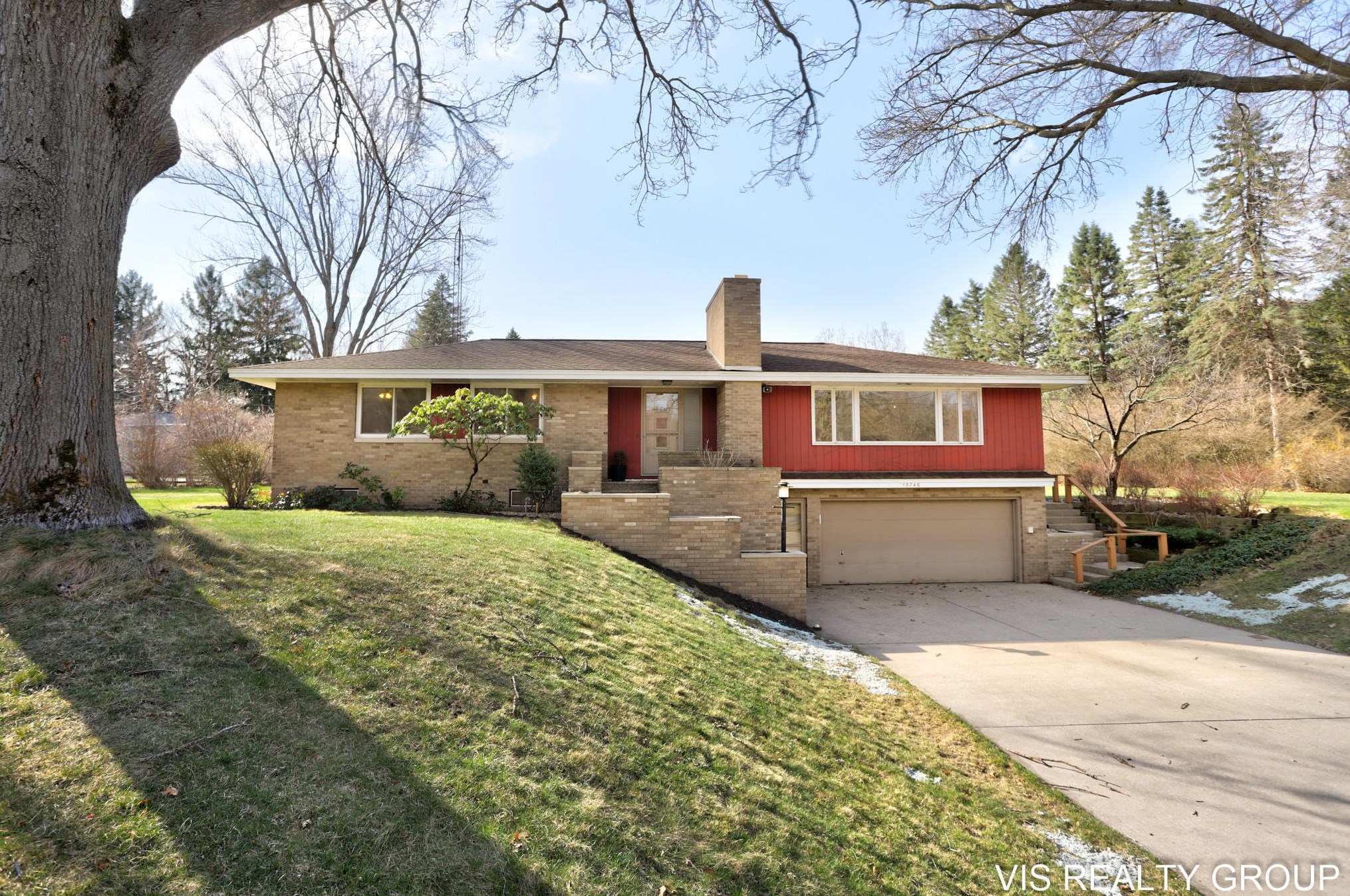 15746 Pruin St, Spring Lake MI  49456-2233 exterior