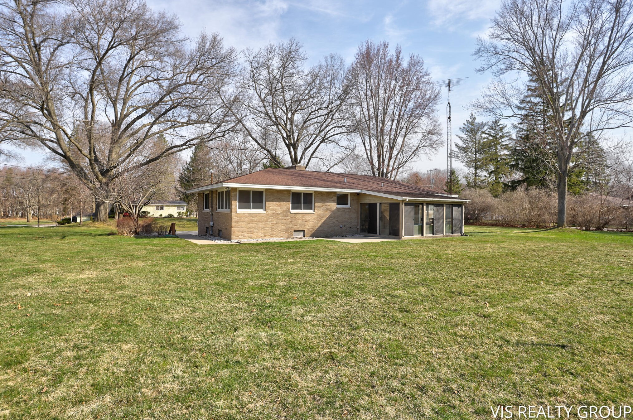 15746 Pruin St, Spring Lake MI  49456-2233 exterior