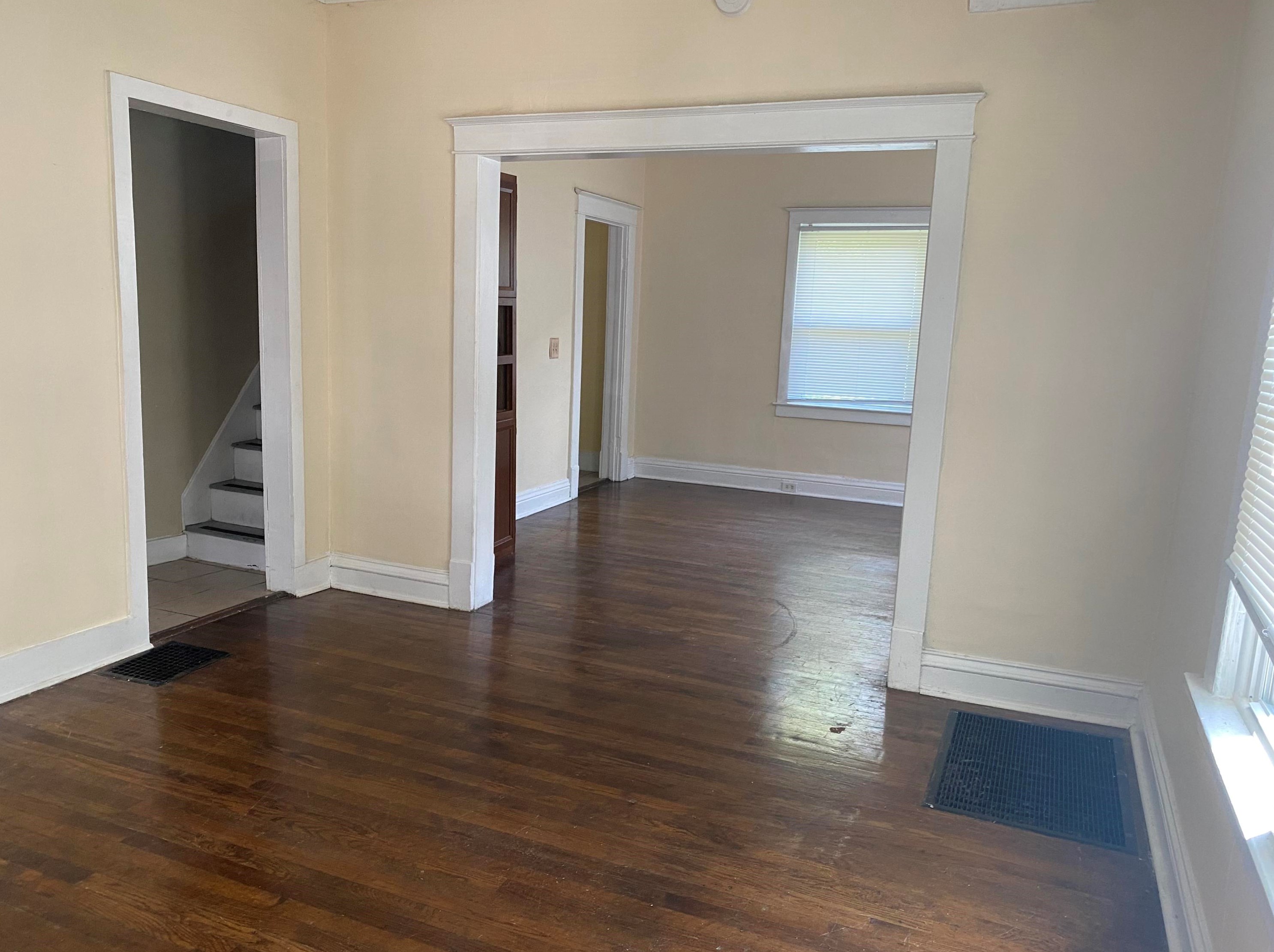 310 Fairbanks St, Grand Rapids MI  49503-1603 exterior