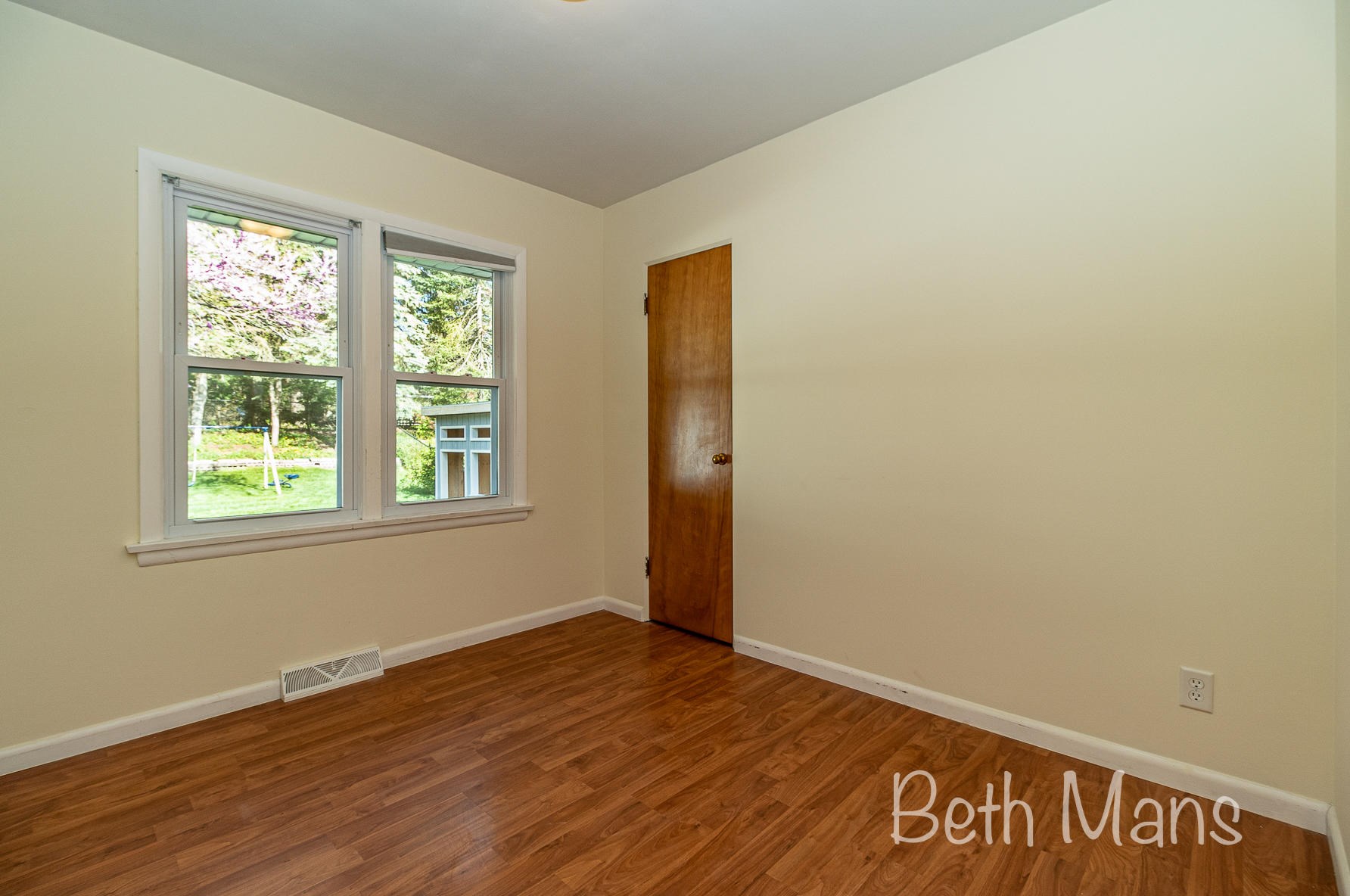 1814 Emerald Ave, Grand Rapids MI  49505-4823 exterior