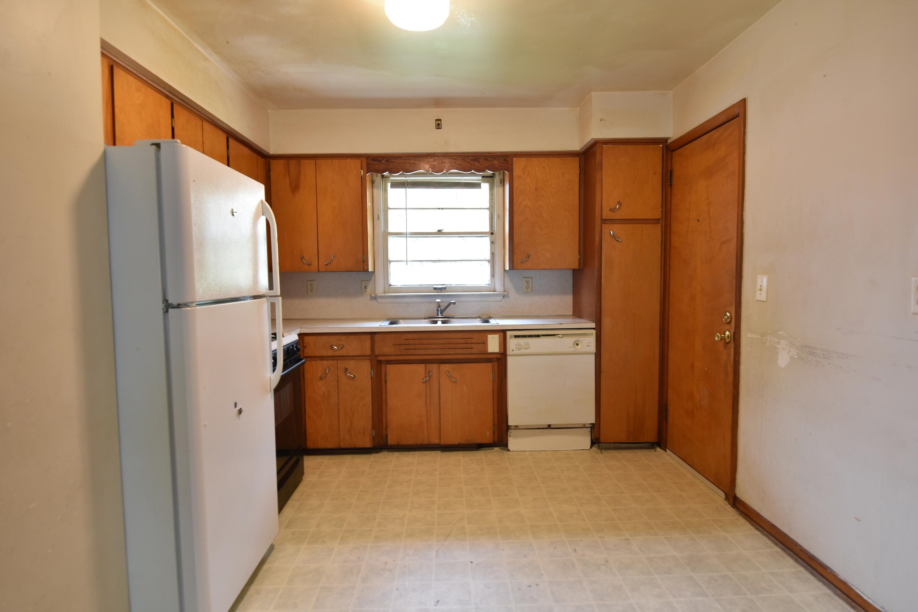 2325 Mckee Ave, Grand Rapids MI  49503-8084 exterior