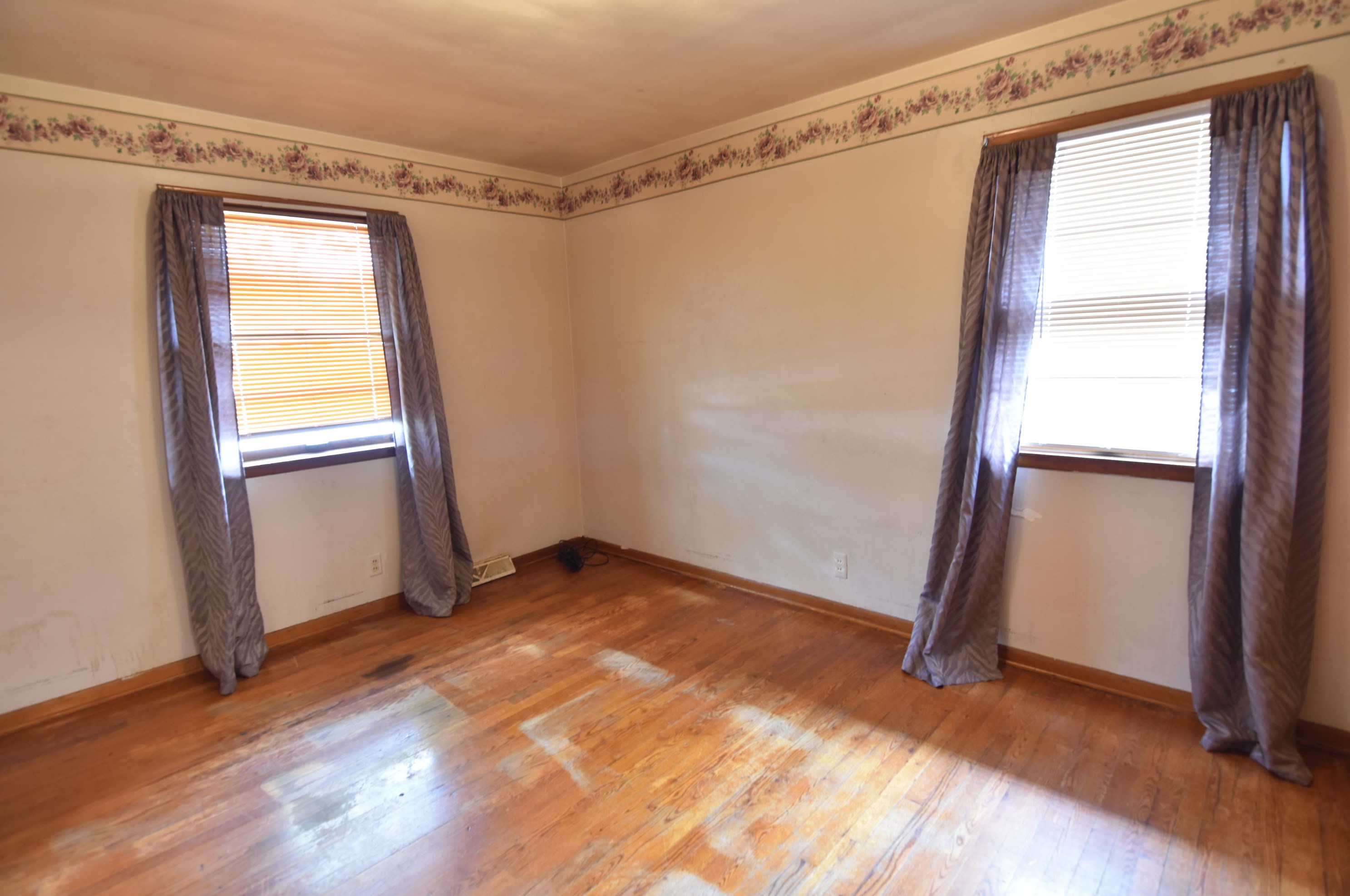 2325 Mckee Ave, Grand Rapids MI  49503-8084 exterior